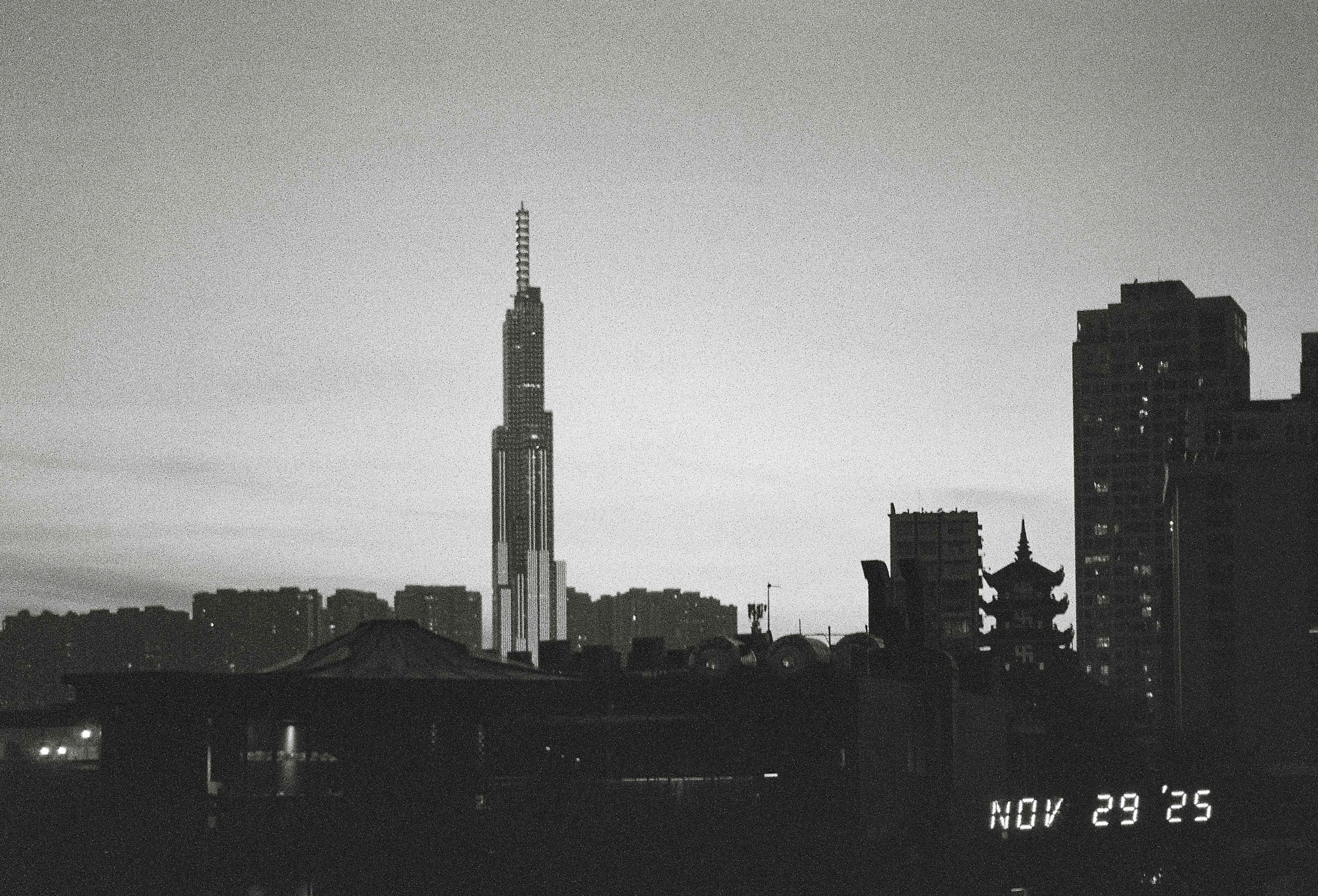 Saigon shot on Kodak Max 800 with a Canon Sure Shot Tele, developed at 47plus minilab, by Kat