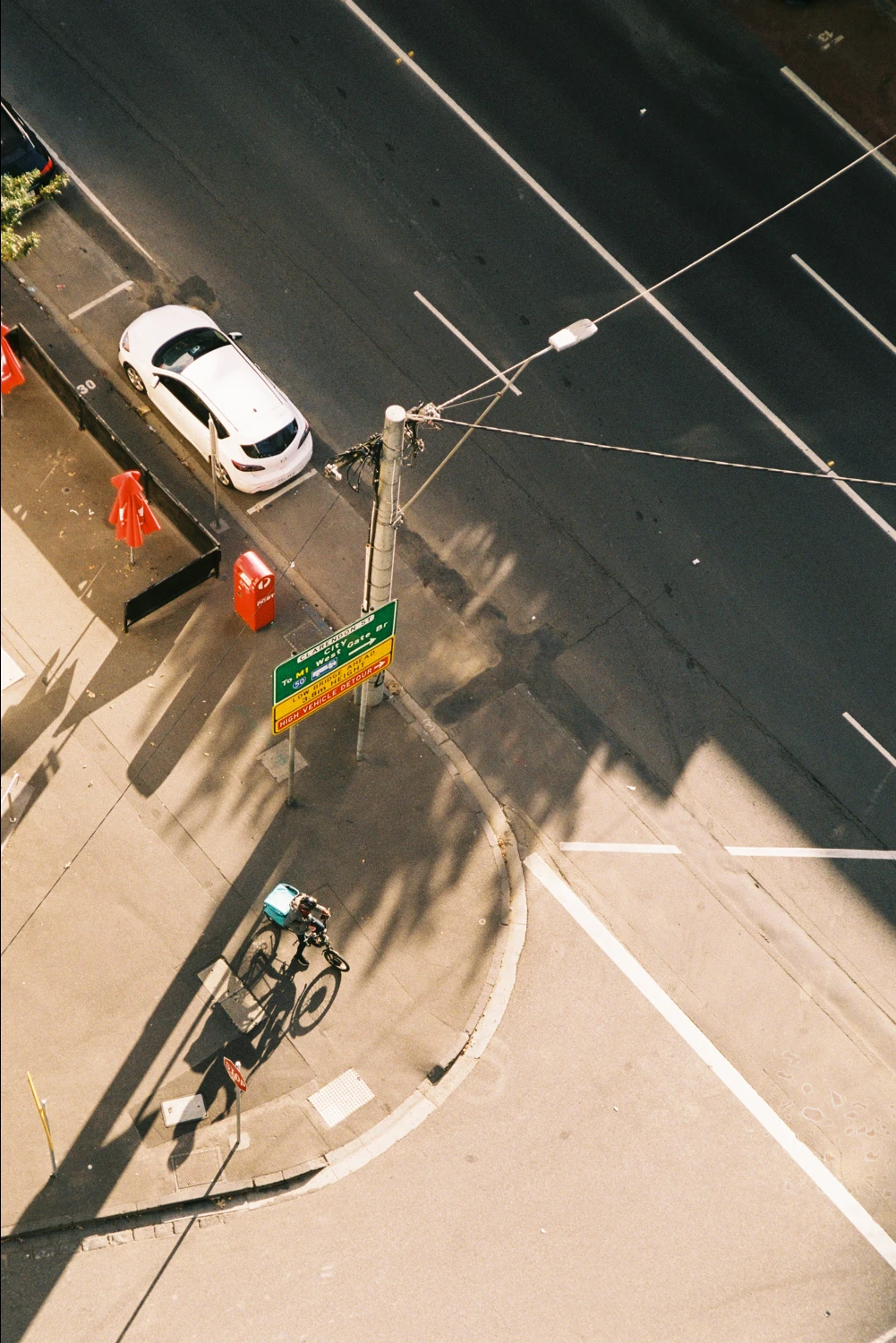Street shot on Fujifilm FujiColor C200 with a Pentax Z-10, by Jake