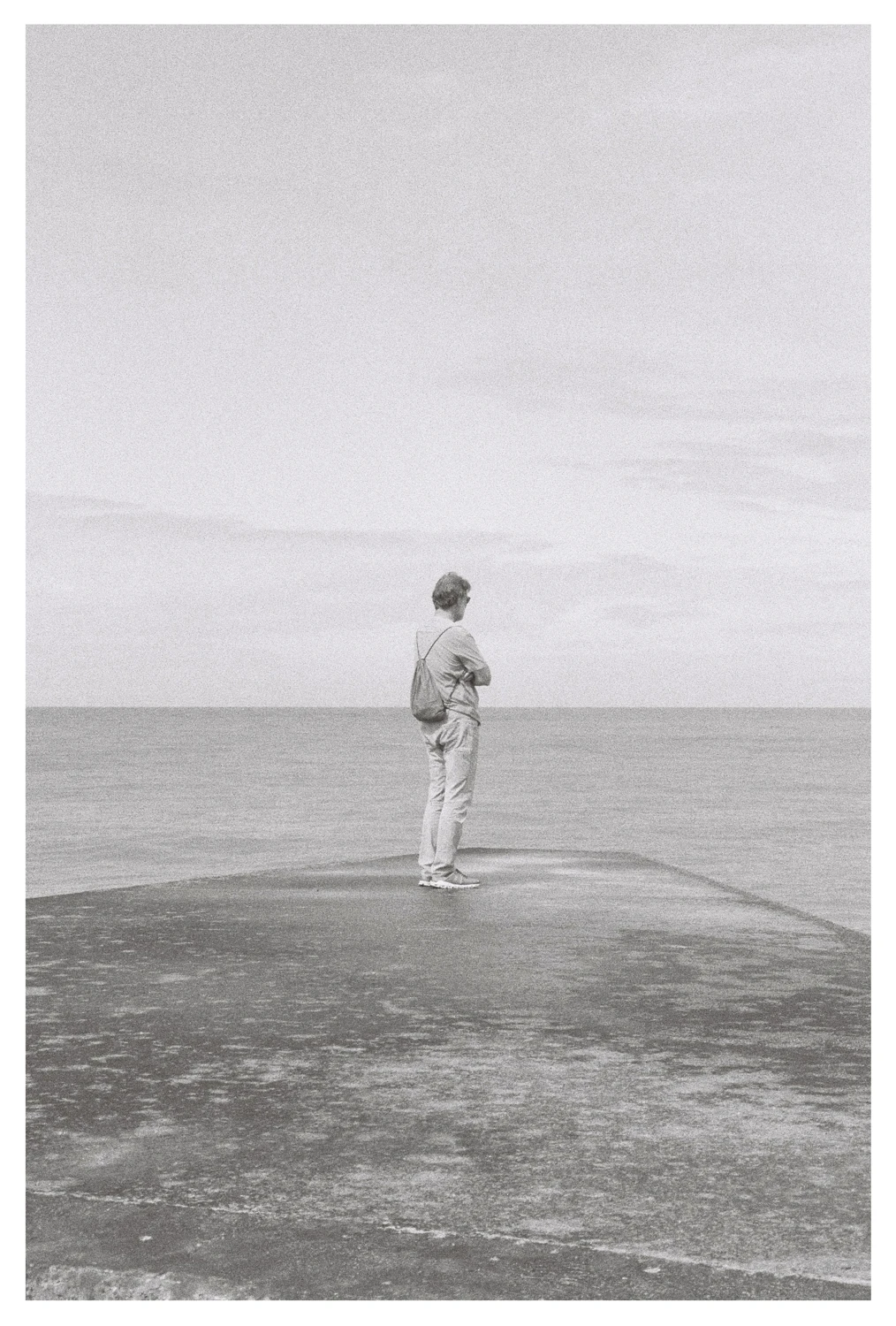 Looking shot on Agfa APX 400 with a Rollei Prego 160, by António Teixeira