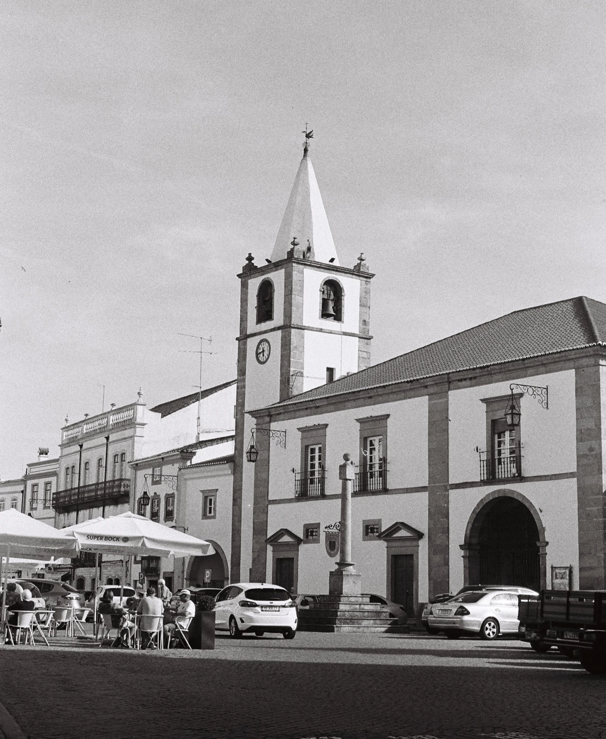 Castelo de Vide shot on Ilford HP5 Plus 400 with a Porst CR-1, by Ricardo Ferreira