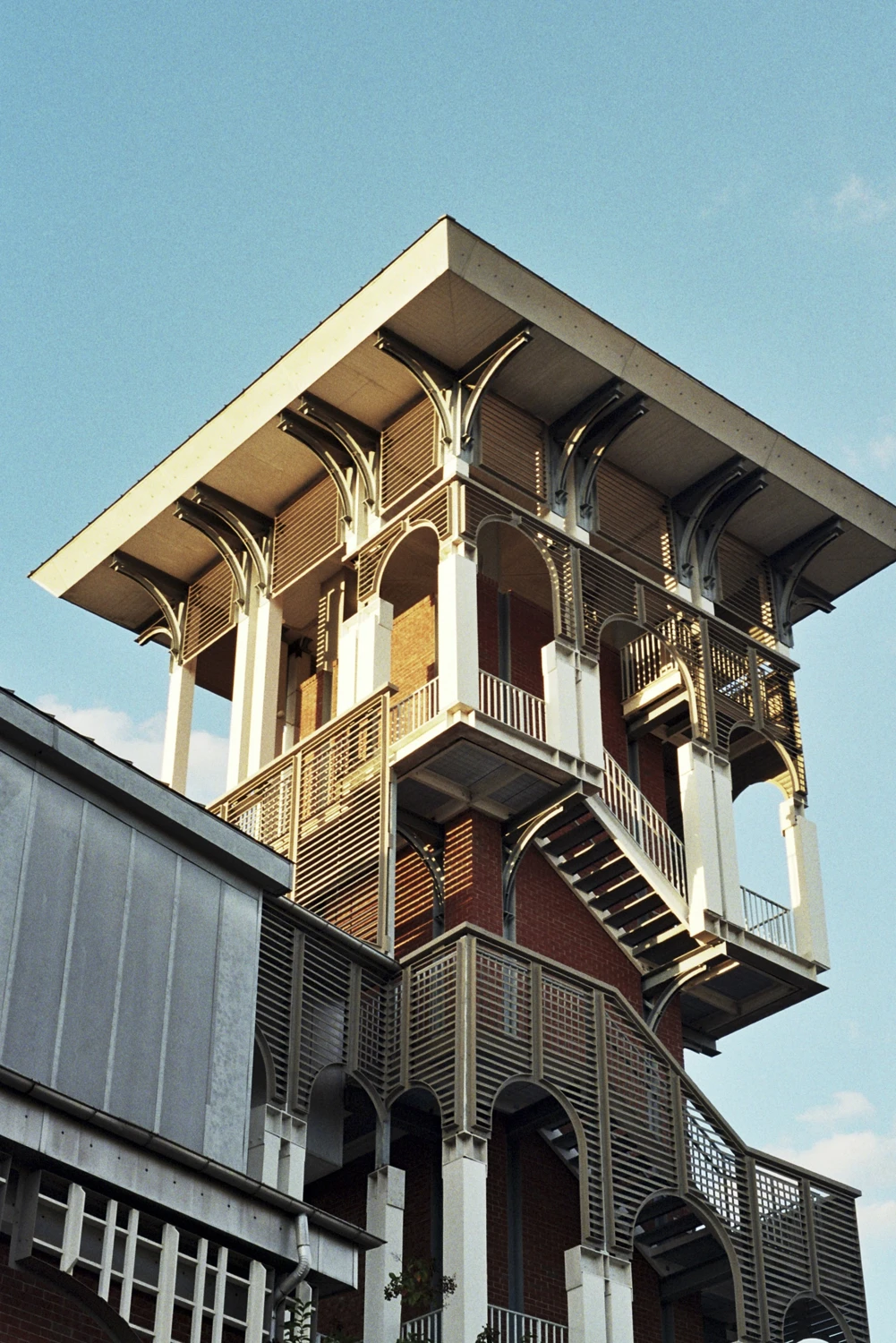 Film photo shot on Kodak UltraMax 400 with a Minolta X-370N, by David Stanick