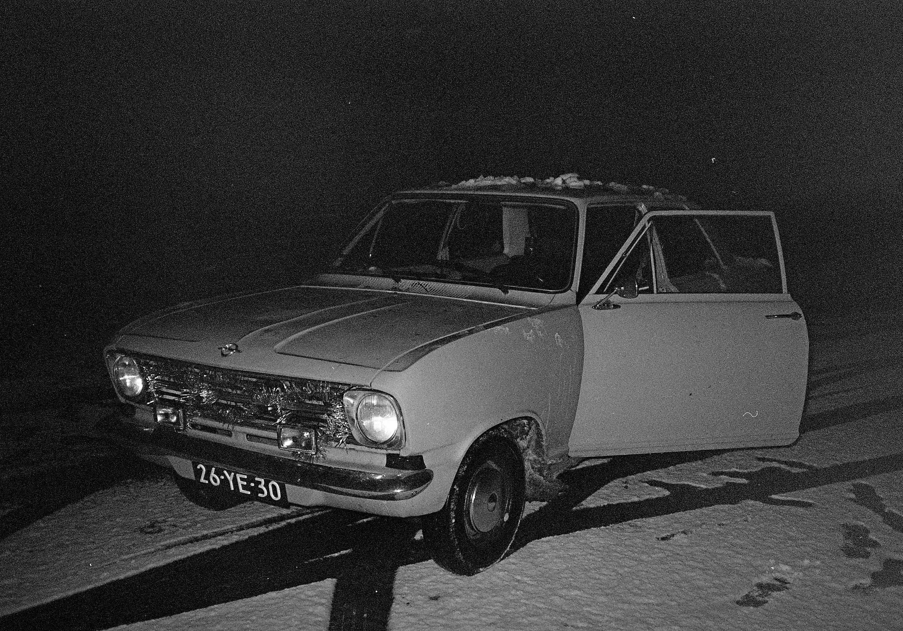 Crime Scene shot on Ilford XP2 Super 400 with a Canon Autoboy2, by Cako