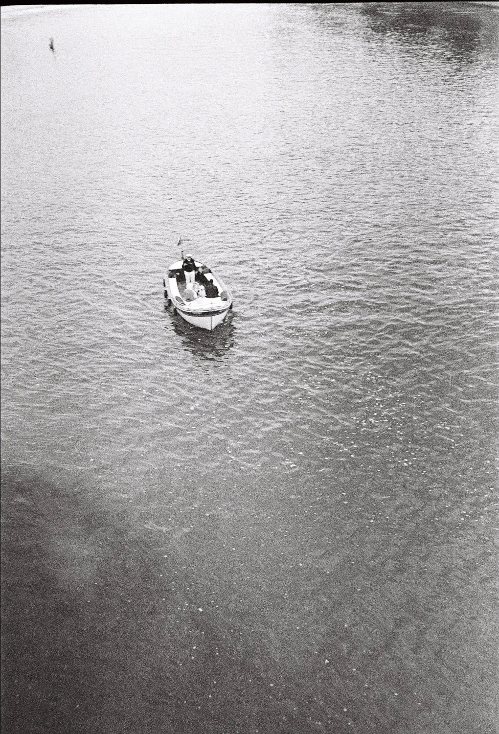 Film photo shot on Kodak T-Max 400 with a Minox 35 GL, by Espen