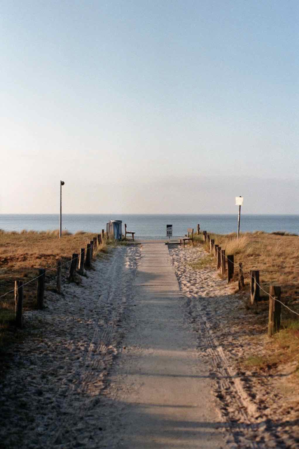 Prerow VI shot on Kodak ColorPlus 200 with a Praktica MTL5B, developed at DM Fotoparadies, by Chris Böhnke