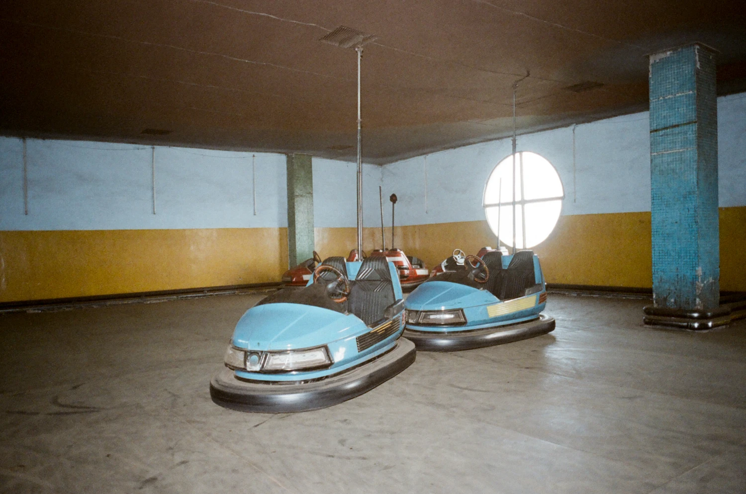 Bumper cars shot on Fujifilm Superia Venus 800 with a Contax G1, by Garbie