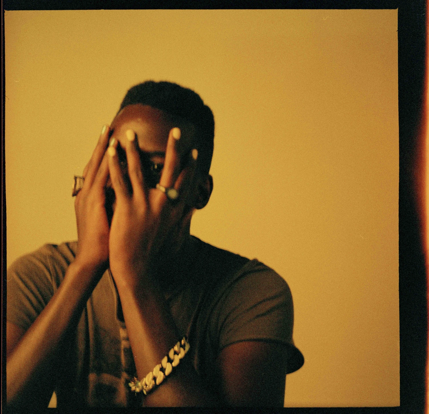 On set shot on Rollei Crossbird 200 with a Rolleiflex Baby 4x4, by Dinography