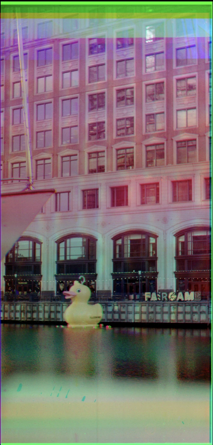 Trichrome shot on Foma Fomapan 200 Creative with a Zeiss Ikon Ikoflex, by Glebbio