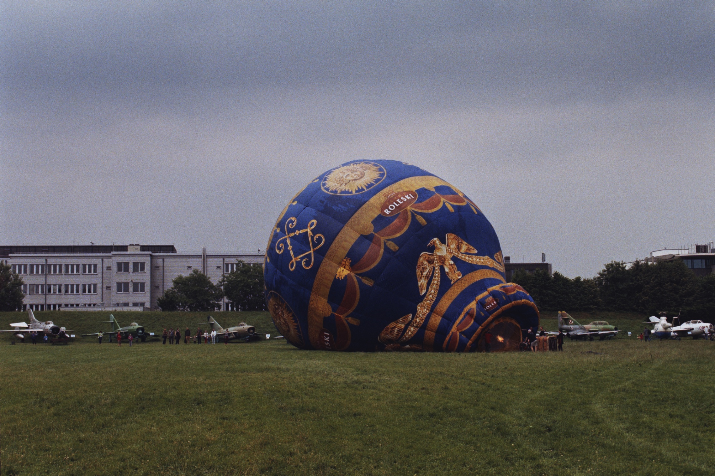 Roleski balloon shot on Fujifilm FujiColor C100 with a Canon A-1, by Kamil Kowalkowski