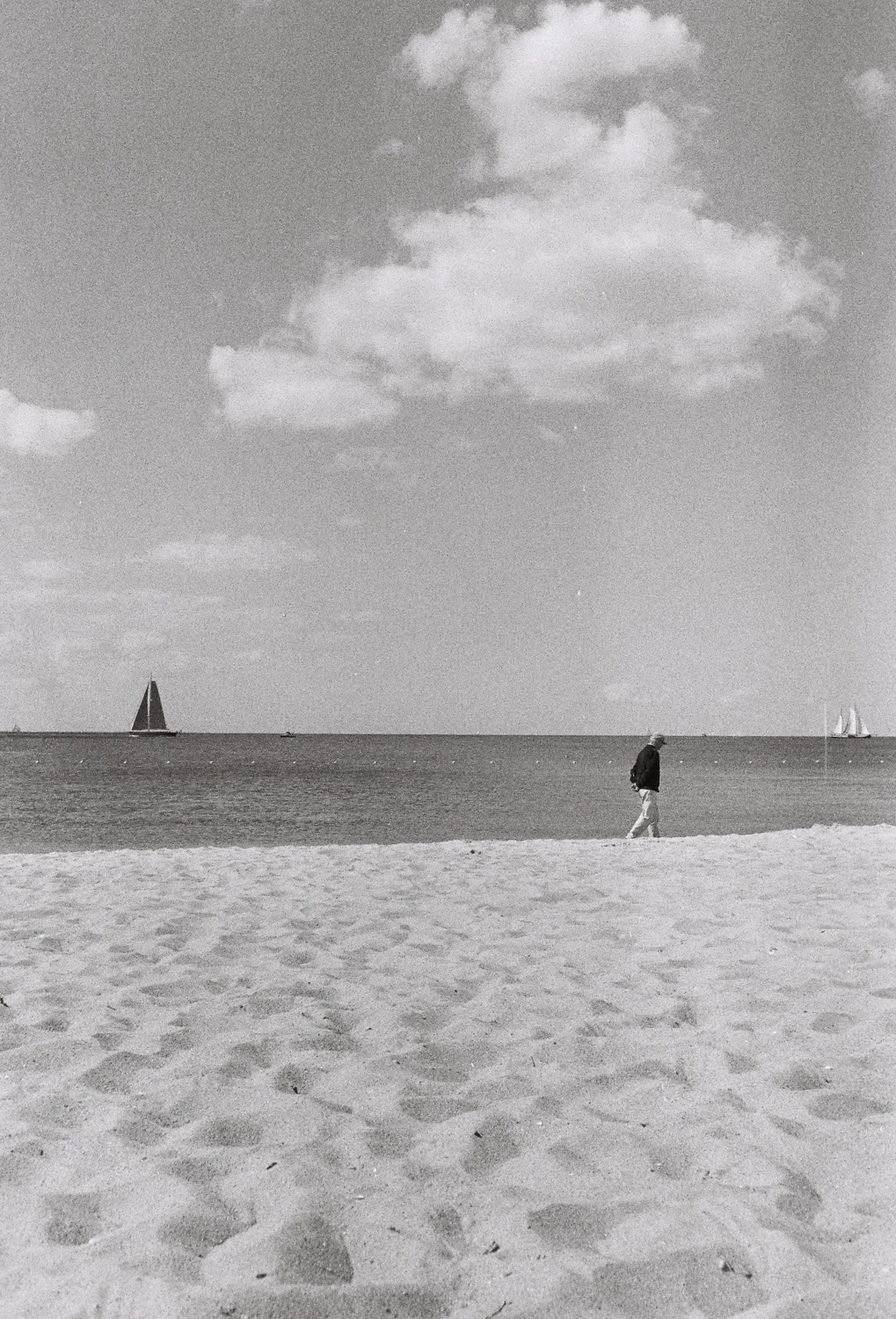 Film photo shot on Kodak T-Max 400 with a Minox 35 GL, by Espen