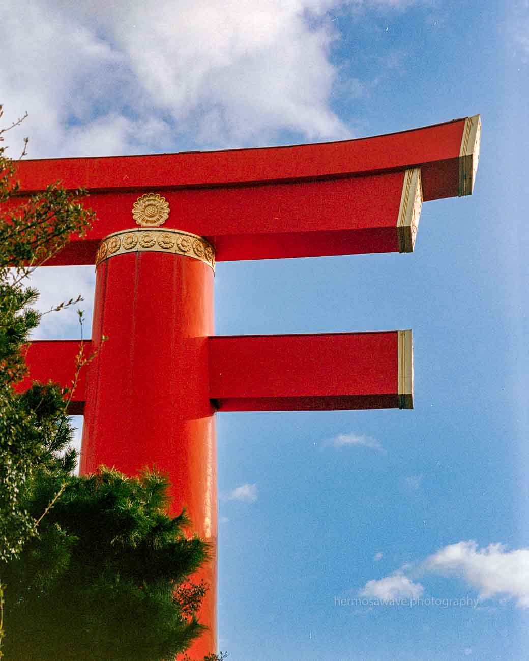 Heian Jingu Giant Torii Gate shot on Kodak Portra 400 with a Nikon FM3A, developed at Foto House K / フォトハウスK, by Daniel Sofer