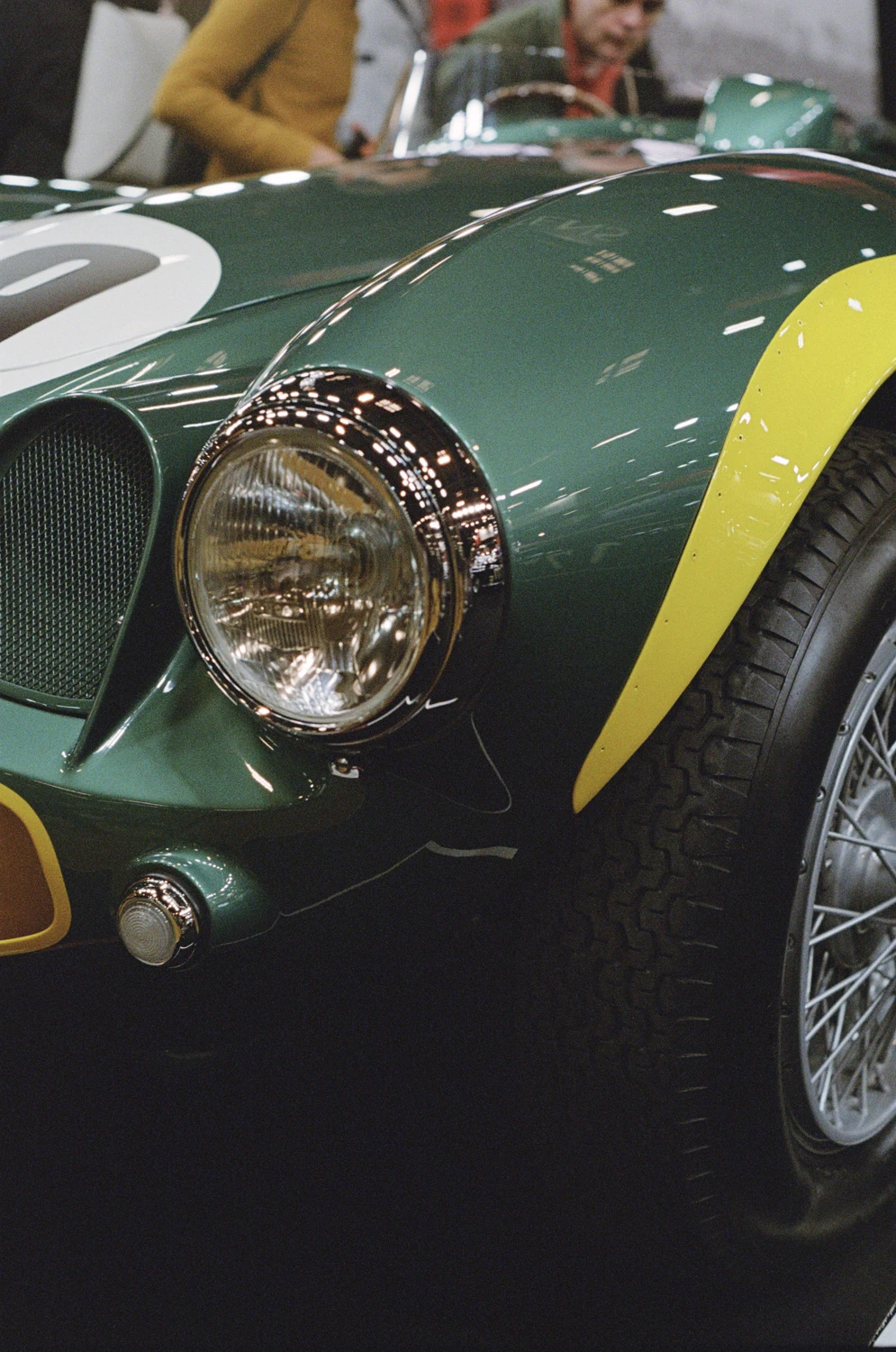 Match avec le bolide ✅ shot on Kodak UltraMax 400 with a Pentax P30N, developed at Nation Photo, by Léa Benatar