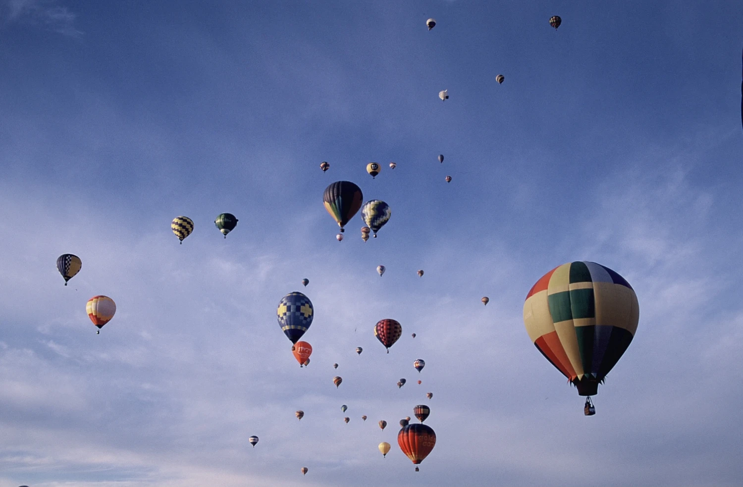 Hot Air Balloon shot on Kodak Gold 200 with a Minolta Maxxum 3000i, by spacecadetzac
