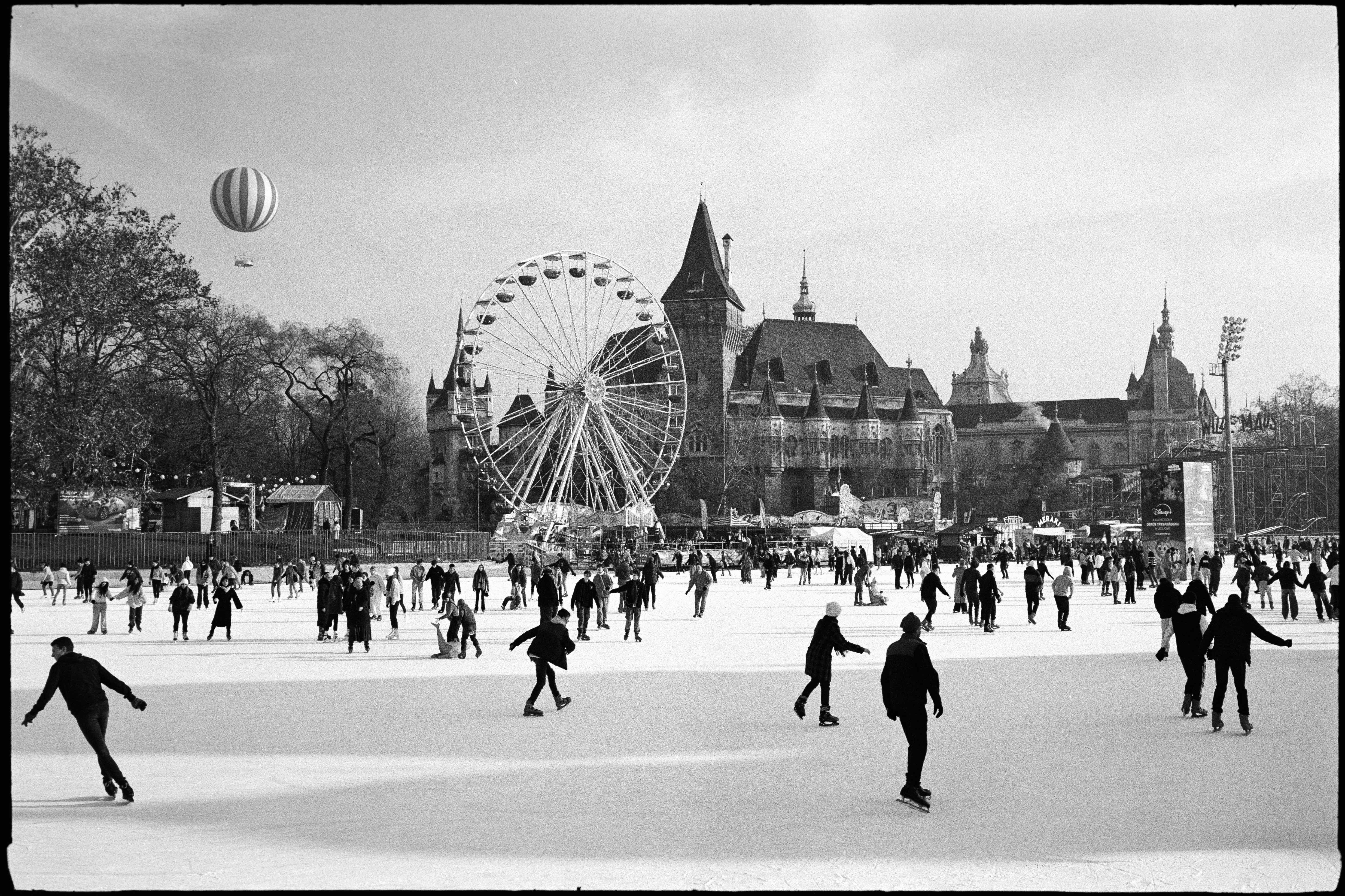 Műjég shot on Ilford HP5 Plus 400 with a Leica M4-P, developed at Home / Self-Developed, by Vitéz Ádám