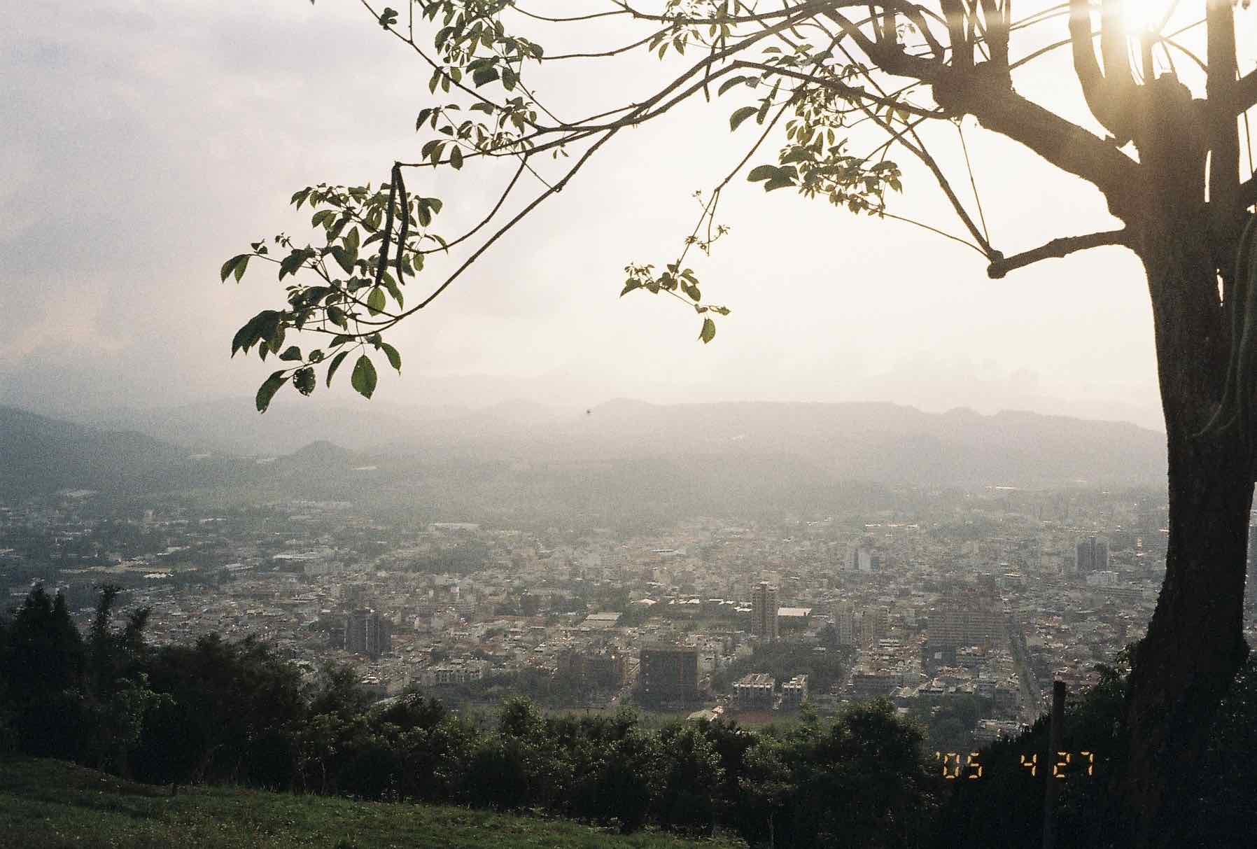 The luminous bowl shot on Kodak Proimage 100 with a Fuji ZoomCardiaMulti2000OP, by Zane
