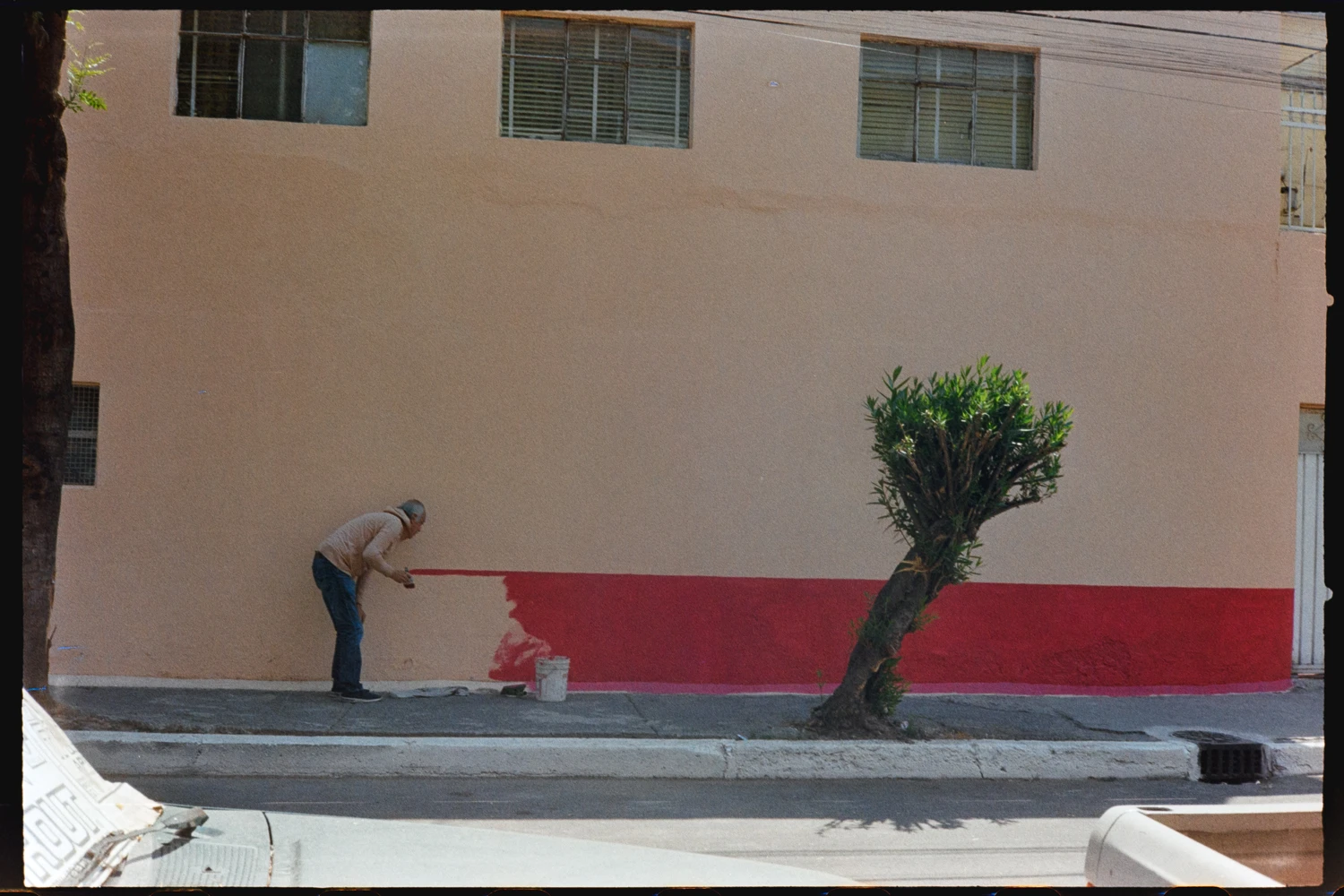 Pintando shot on Fujifilm FujiColor C200 with a Konica C35, developed at Foto Citlali, by Carlos Neri