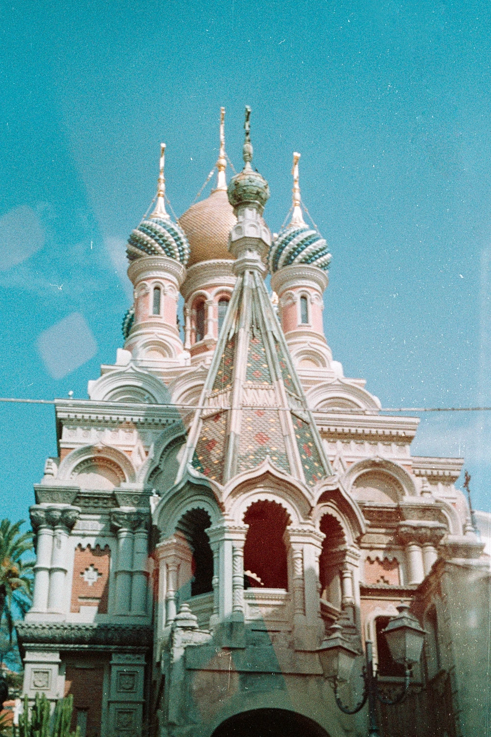 Film photo shot on Kodak Farbwelt 200 with a Smena 8M, by Andrea