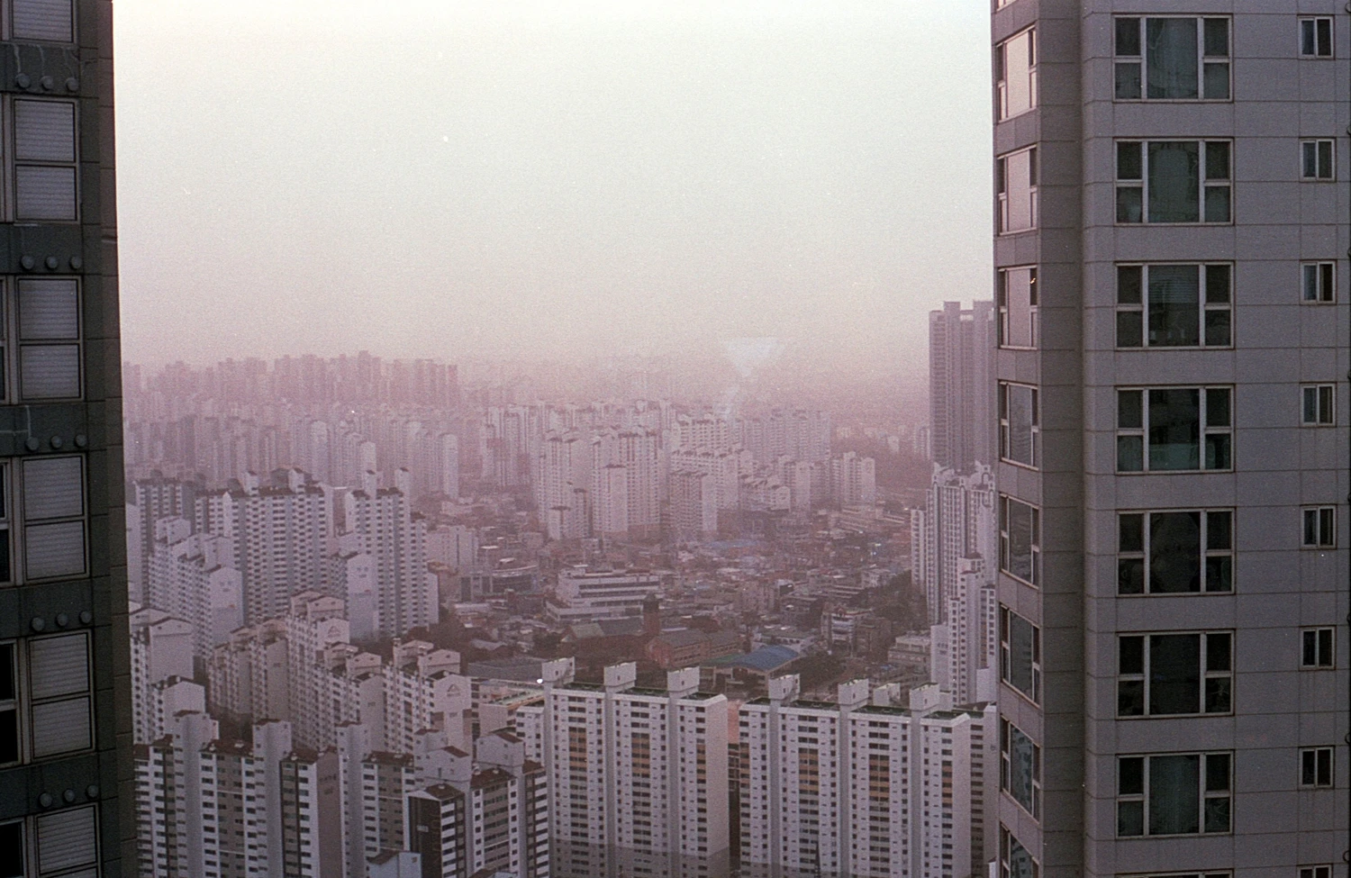 43rd floor shot on Santa film Color 100 with a Pentax Spotmatic II, developed at Pro Photo Factory, by Aki Wandering