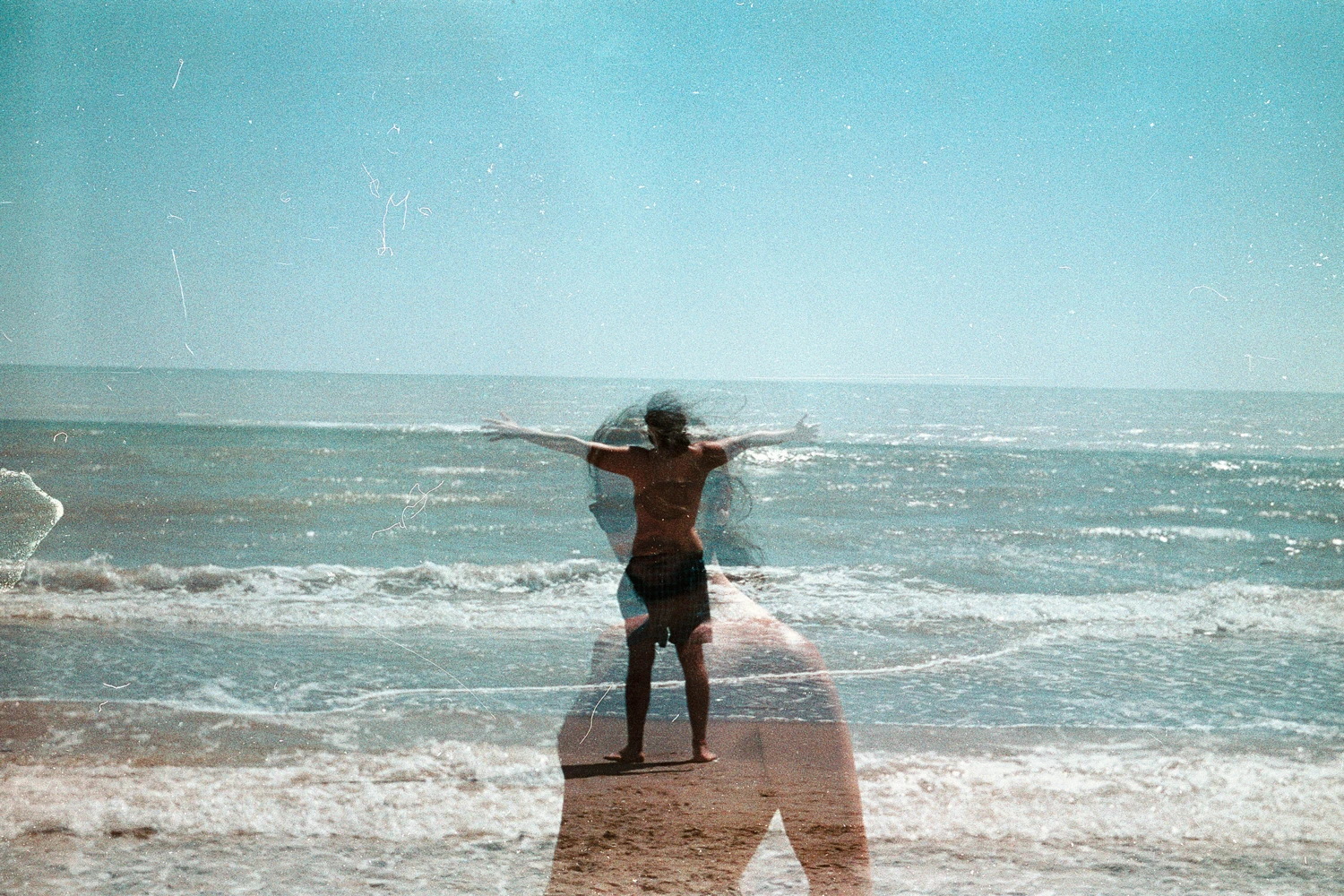 Film photo shot on Kodak Farbwelt 200 with a Smena 8M, by Andrea