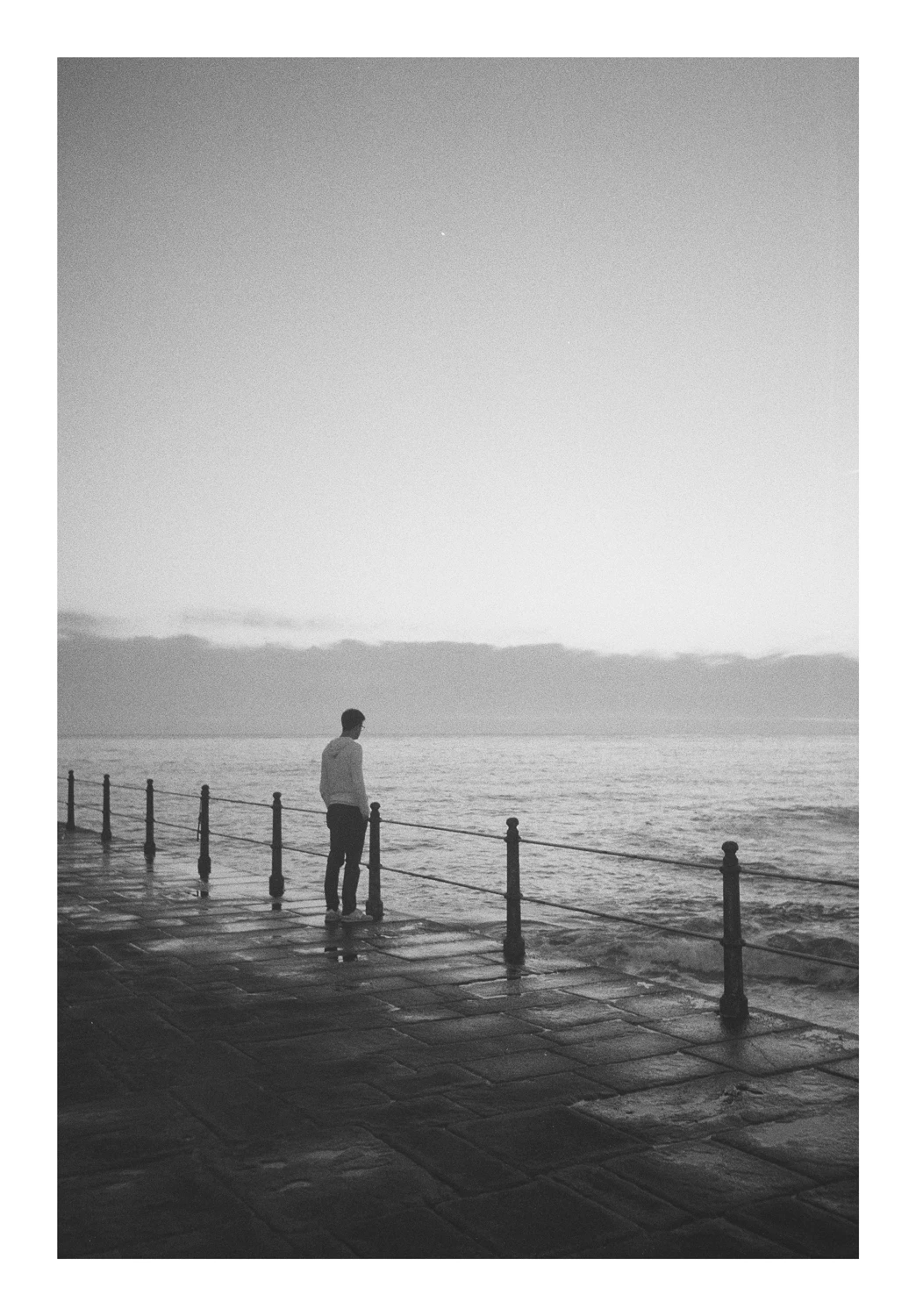 Atlantic Ocean shot on Ilford Kentmere Pan 400 with a Canon Prima BF-80, by António Teixeira