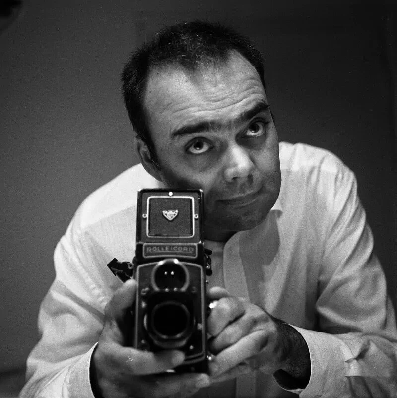 Self shot on Kodak Tri-X 400 with a Rolleicord Vb, by Gaël LD