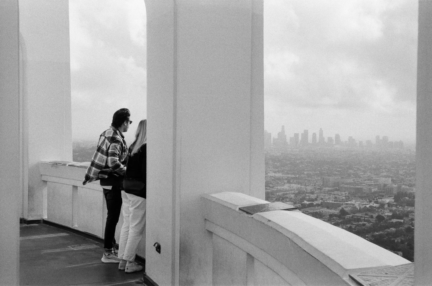 Observing shot on Ilford HP5 Plus 400 with a Nikon S2, developed at The DarkRoom, by Bruno