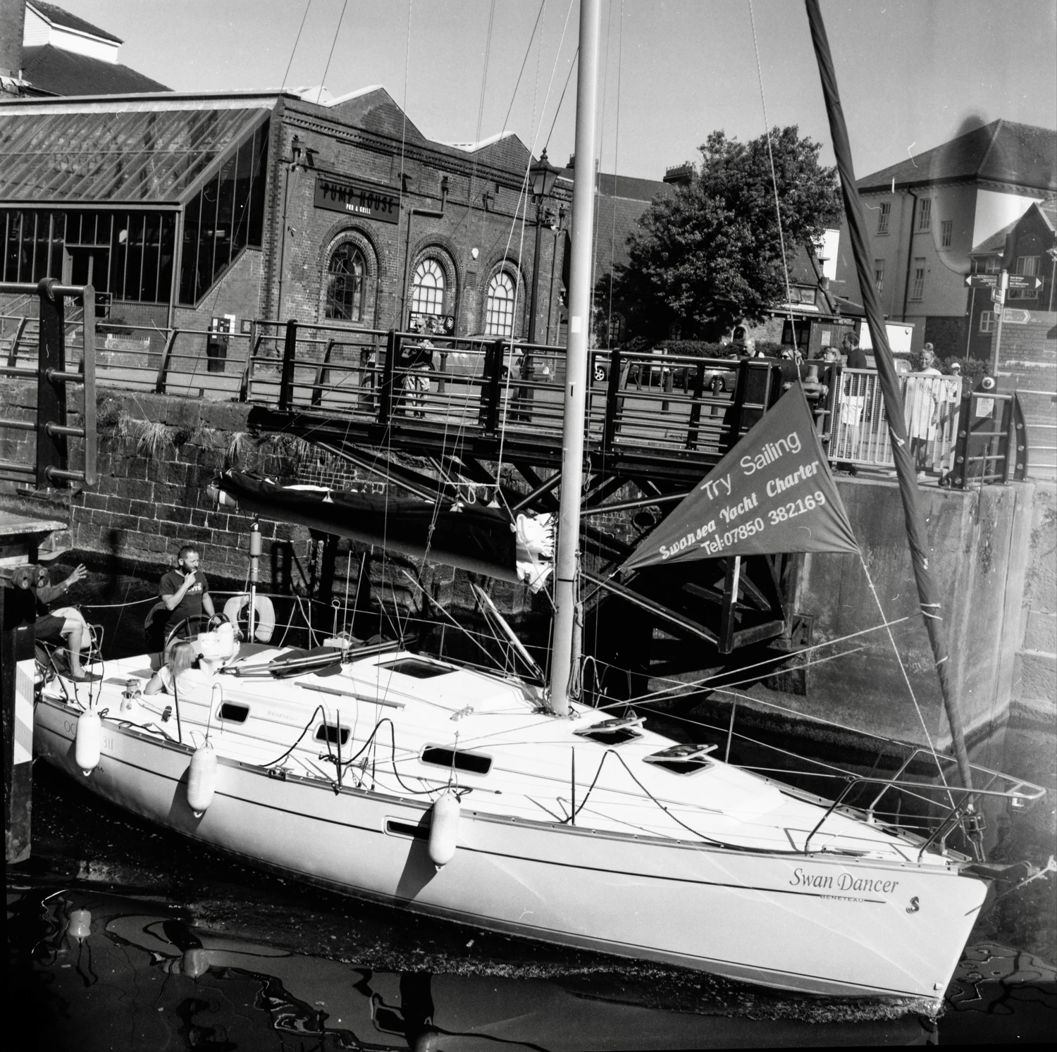 All Aboard shot on Ilford HP5 Plus 400 with a Yashica Mat 154G, by iamdanbarber