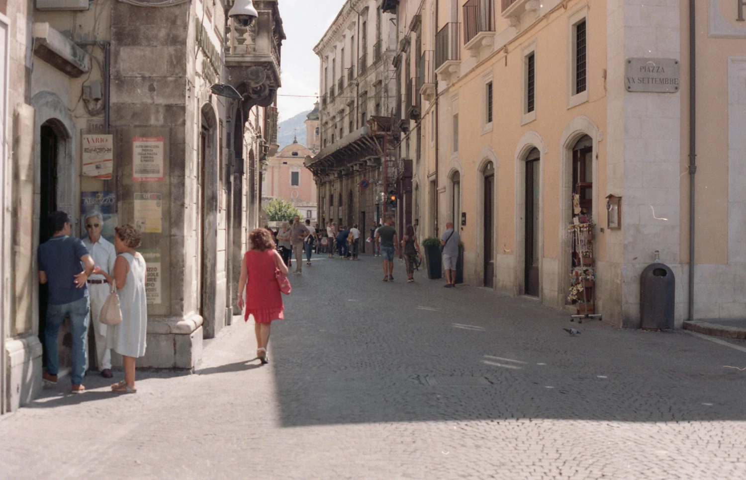 Old city shot on Kodak ColorPlus 200 with a Canon EF-M, by Cianph