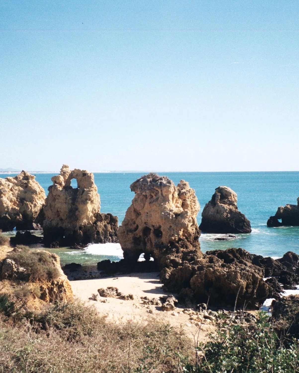 summer shot on Fujifilm FujiColor C200 with a Pentax Espio 738, by filmbysimao