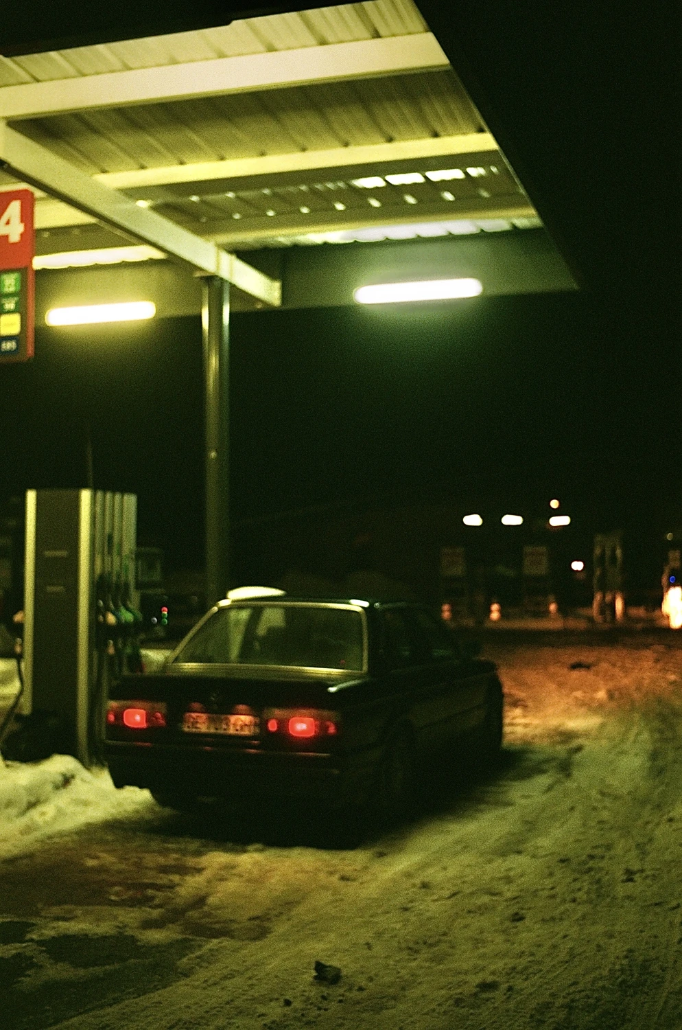 3am gas station pt.2 shot on Kodak UltraMax 400 with a Pentax KM, developed at Reportage Image, by Thibauttt