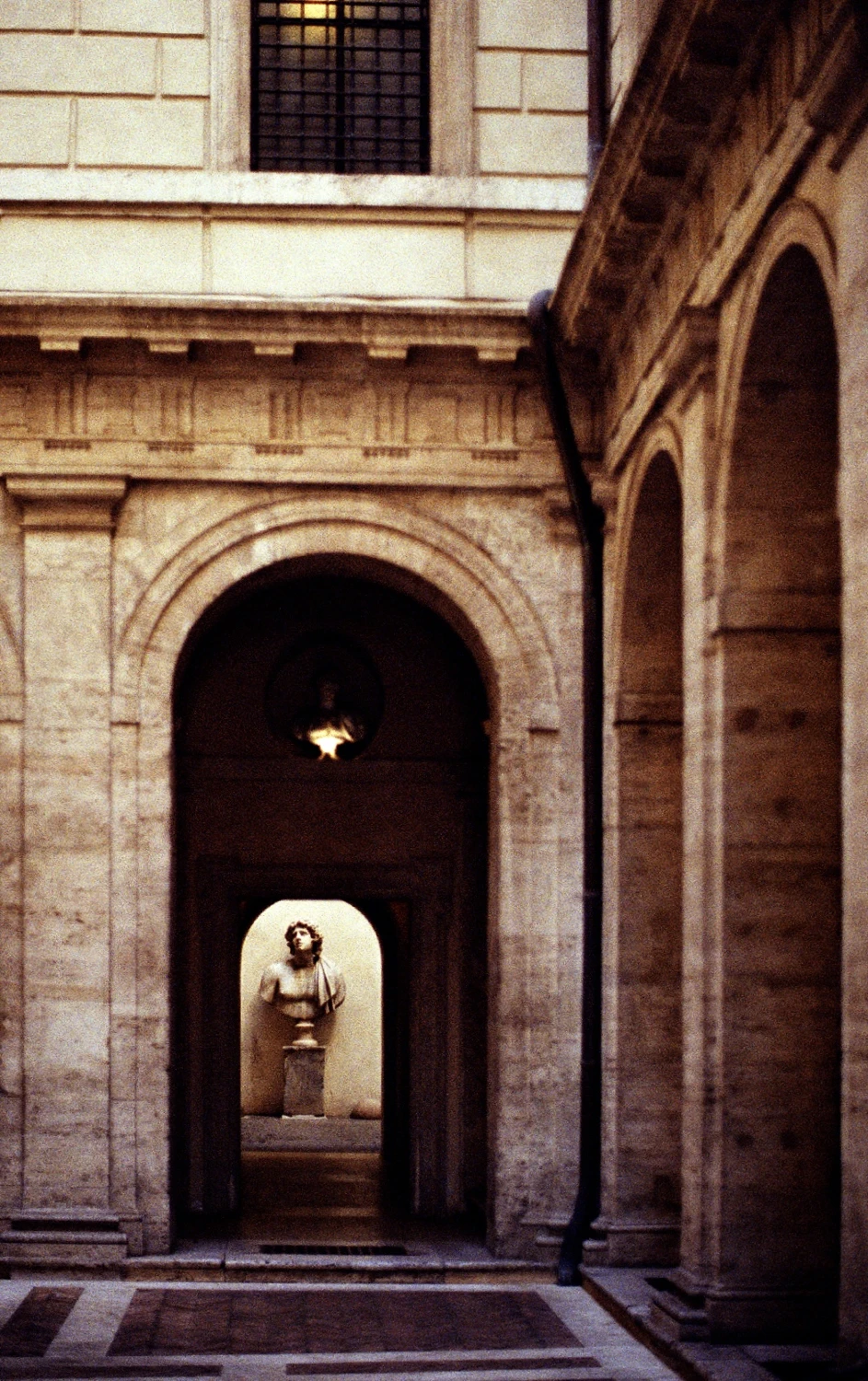 rome shot on Fujifilm FujiColor C200 with a Leica R6, by kevin nick