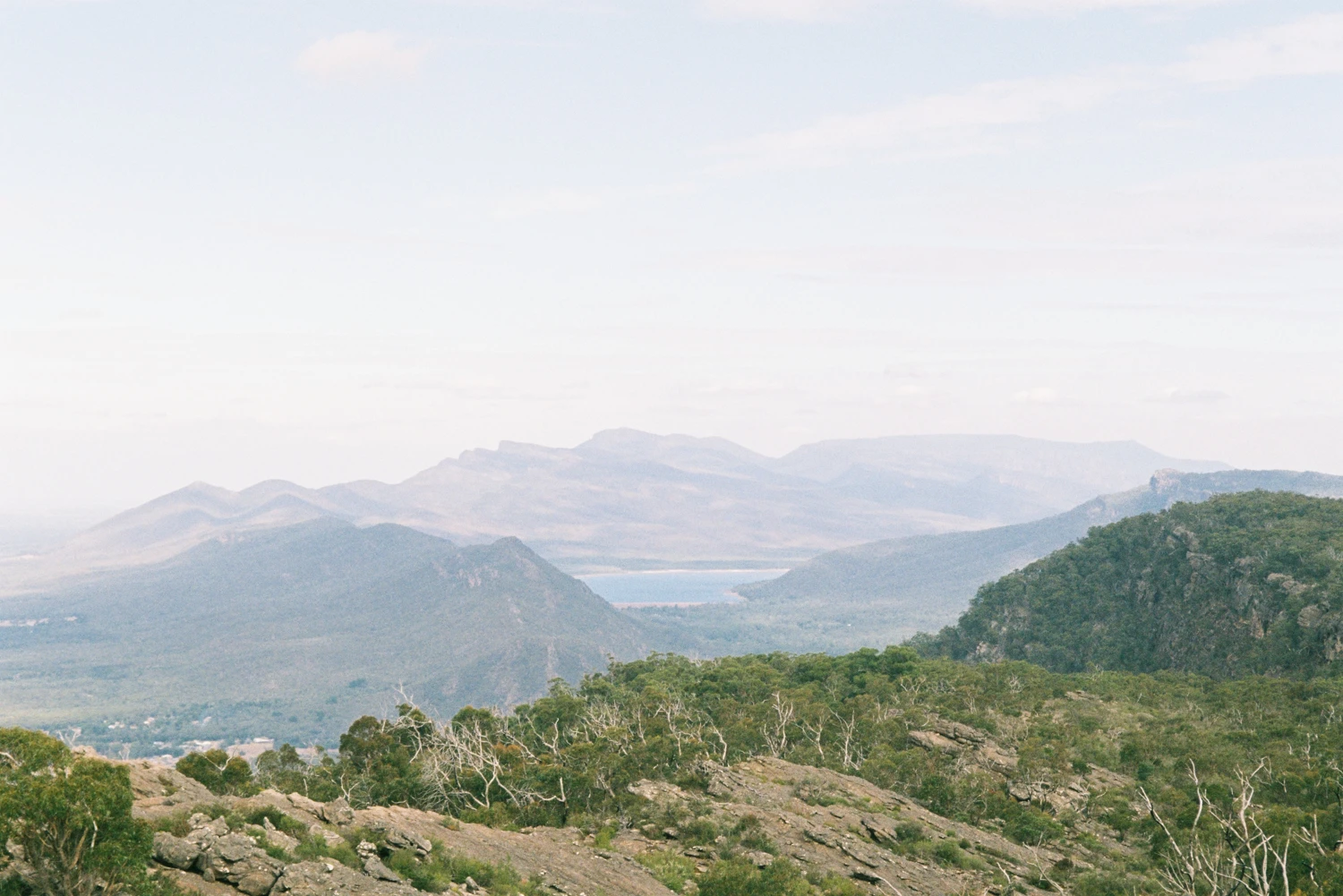 Halls Gap shot on Fujifilm FujiColor C200 with a Pentax Z-10, by Jake