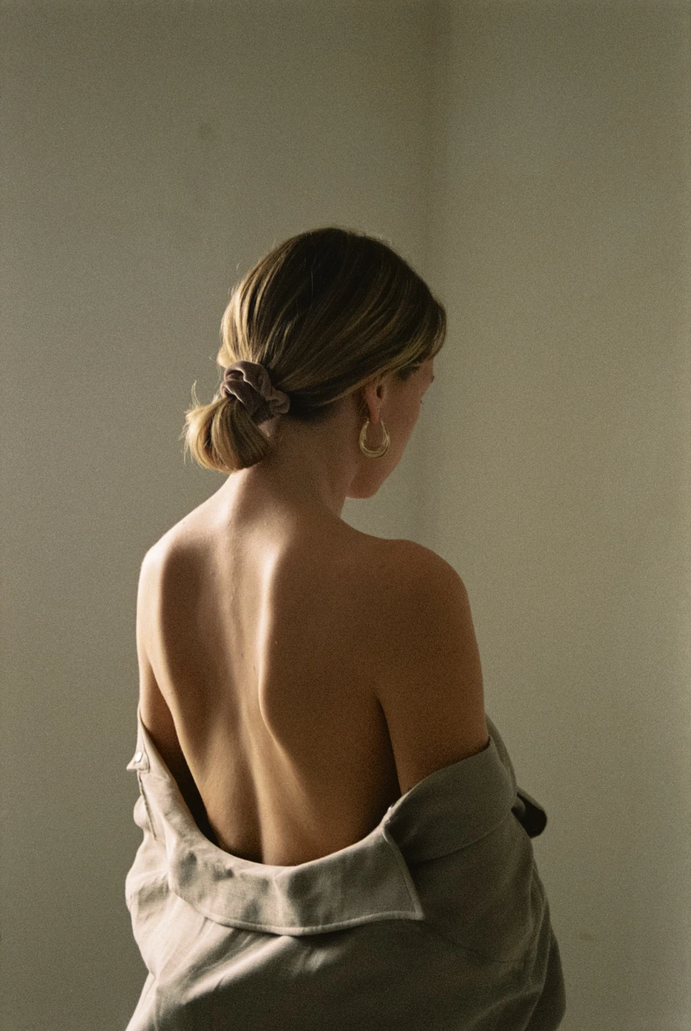 Paula shot on Kodak Portra 800 with a Konica FC-1, developed at Carmencita, by Fya