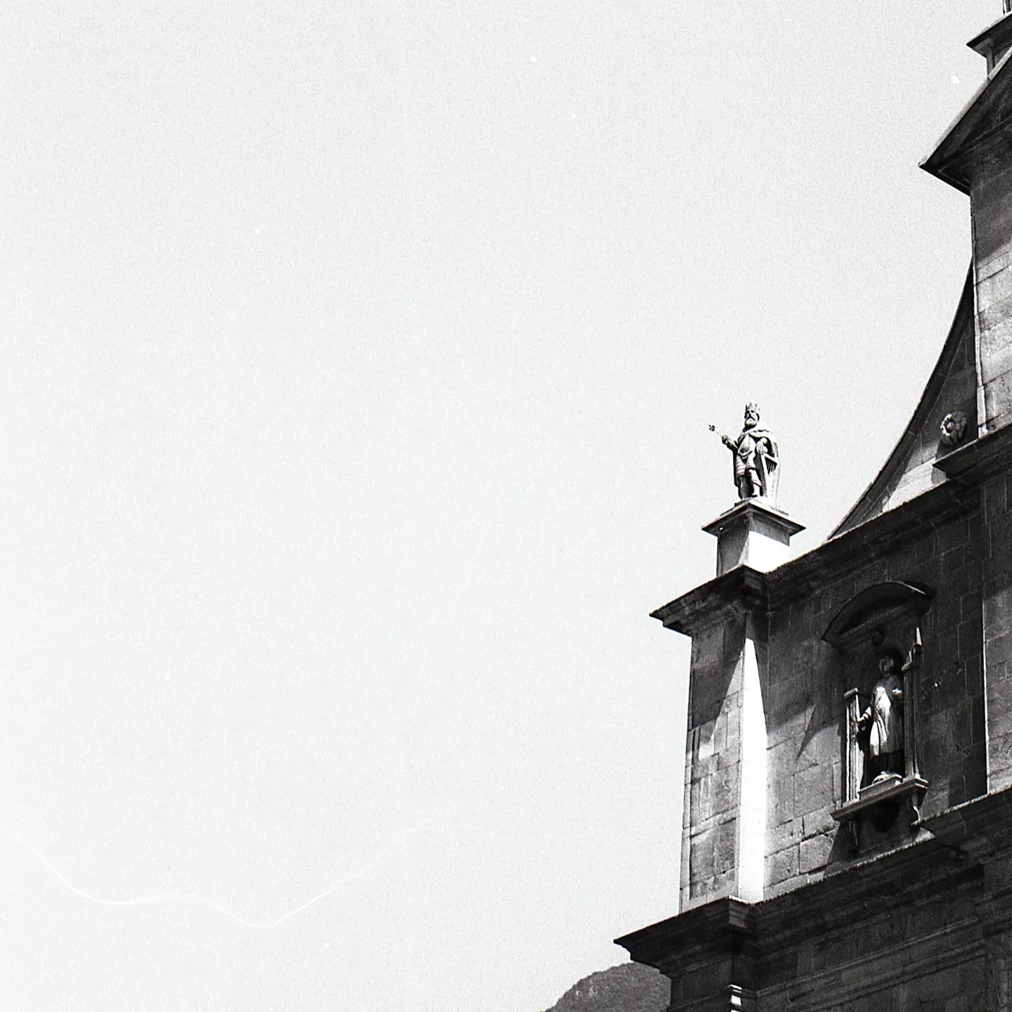 Saint shot on Ilford HP5 Plus 400 with a Fujica ST605, developed at Home / Self-Developed, by Elia