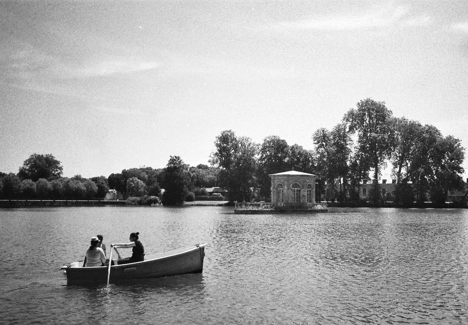 Château de Fontainebleau shot on Kodak Tri-X 400 with a Pentax Espio 928, by Edbz