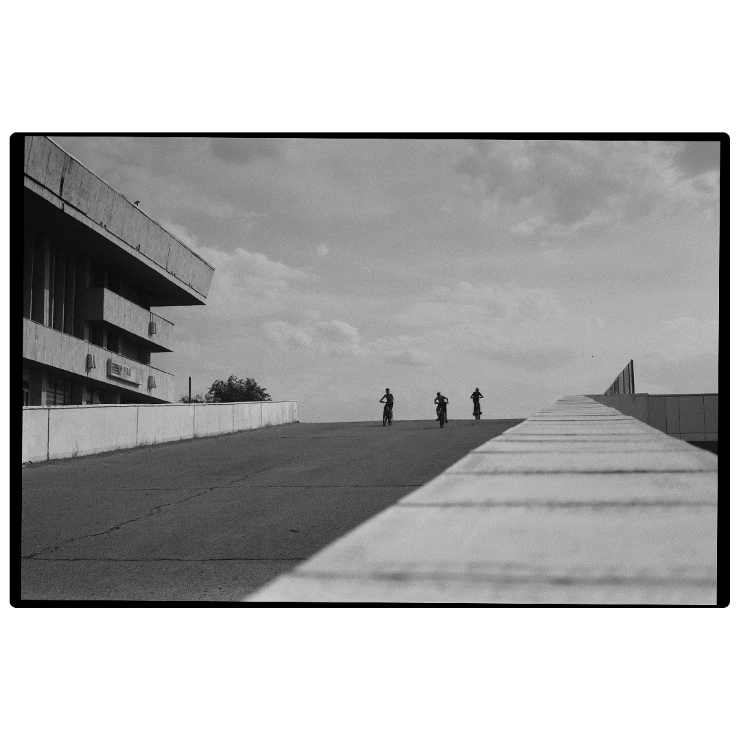 Riders shot on Silberra U200 with a Kiev 2, by Glebbio