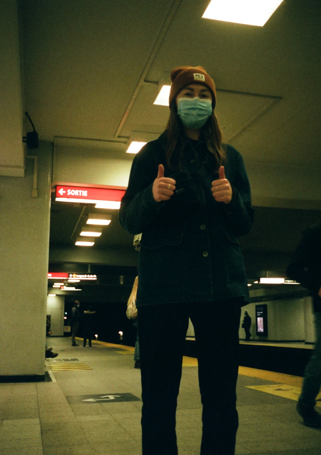 métro shot on Fujifilm Superia X-TRA 400 with a Olympus Pen EE, by jess