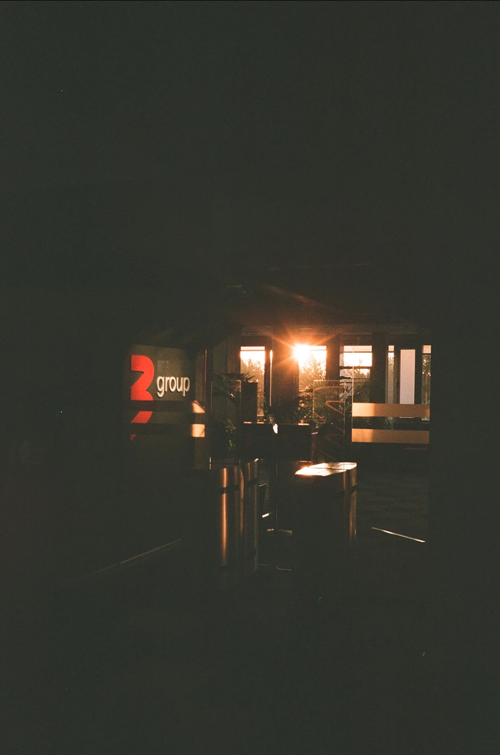 Office after work hours shot on Kodak Gold 200 with a Mamiya 135EF, by Lauris Matulis