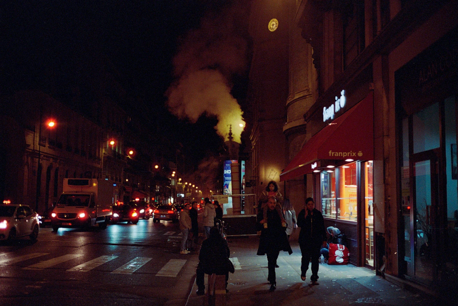 Night smoke shot on Lomography CN 800 with a Leica M6, developed at Photo Devert, by Art.gentique