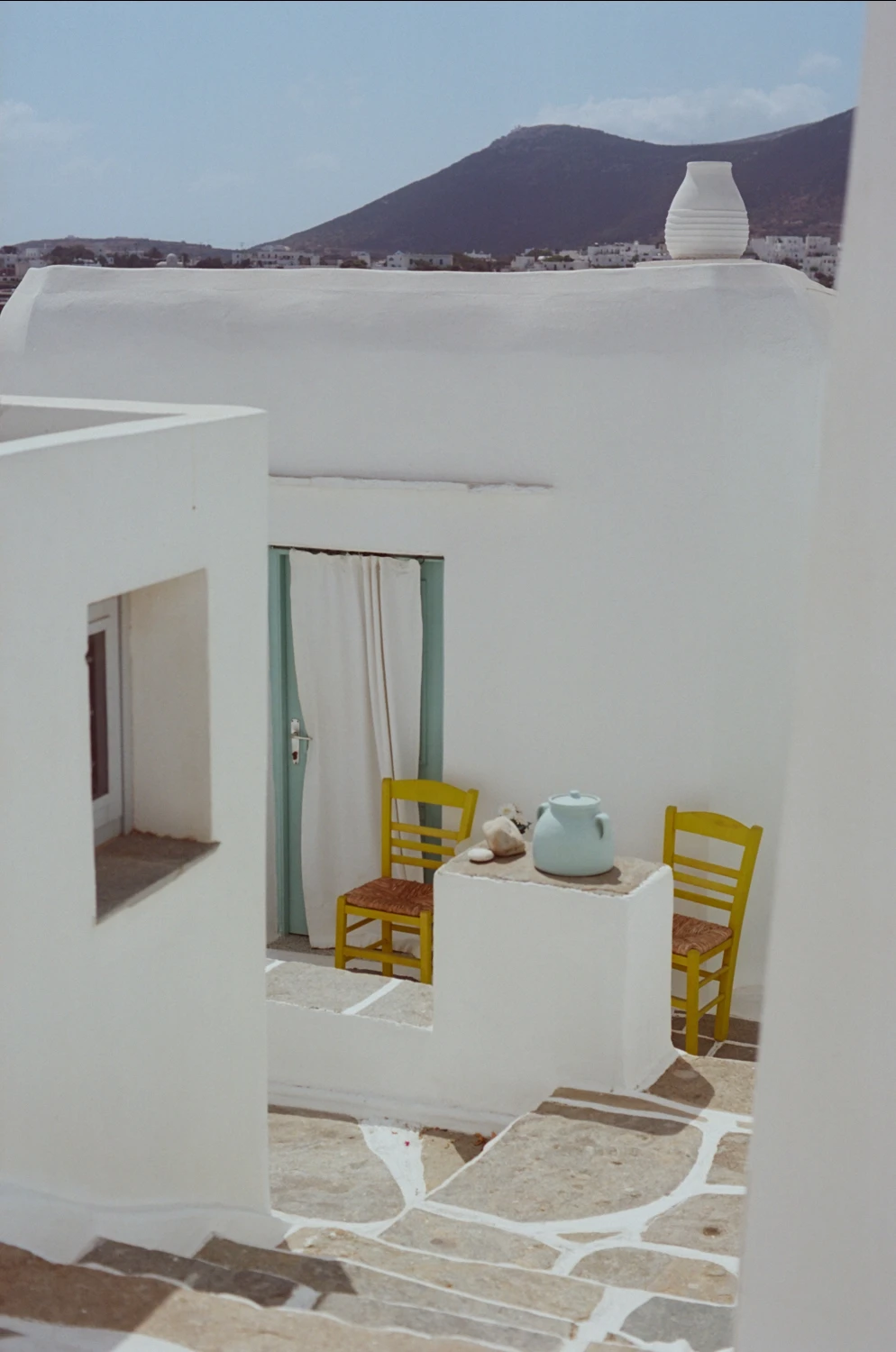 Sifnos shot on Kodak ColorPlus 200 with a Revue SC4, by CristianaSto