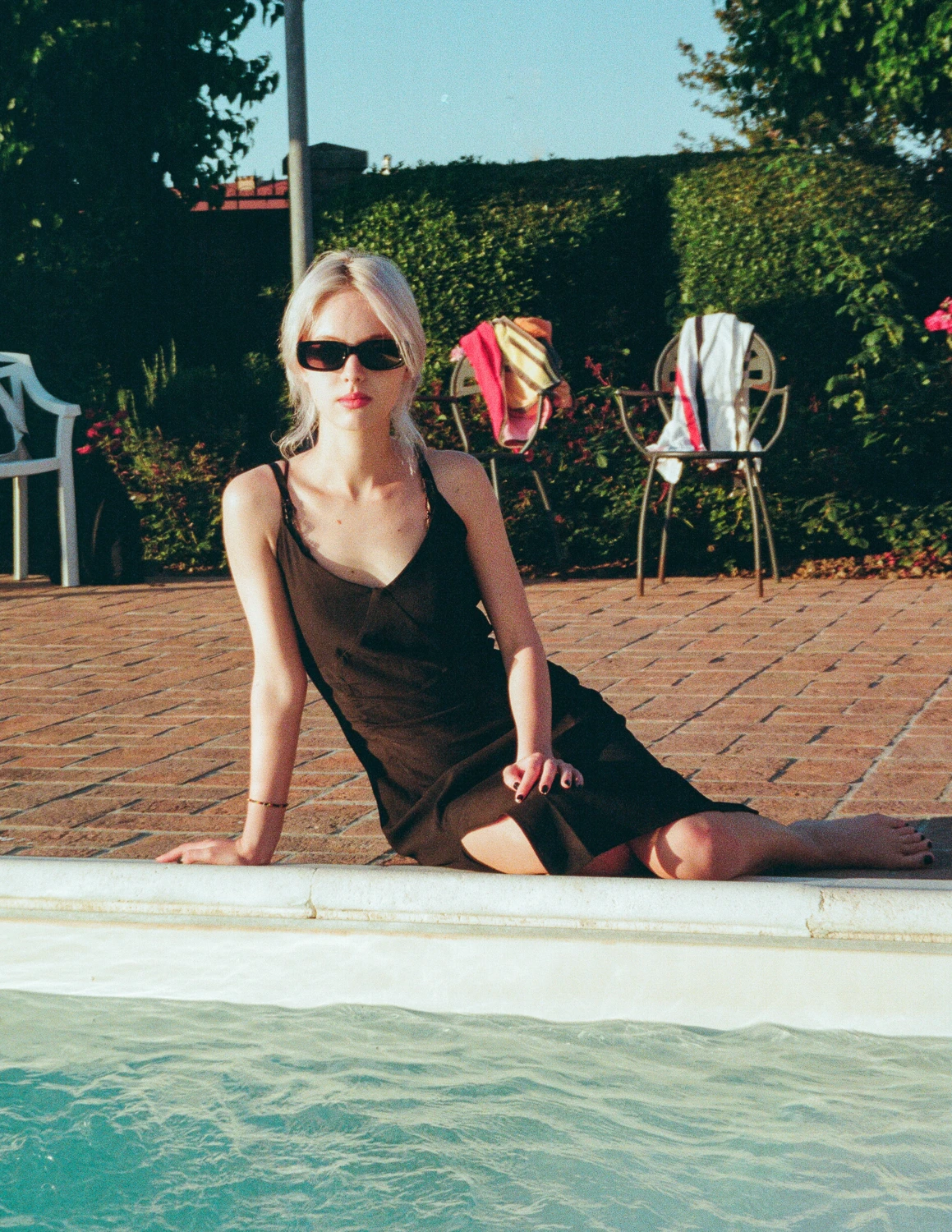 Julia shot on Kodak Gold 200 with a Pentax Zoom 70R, by Michele Berardi