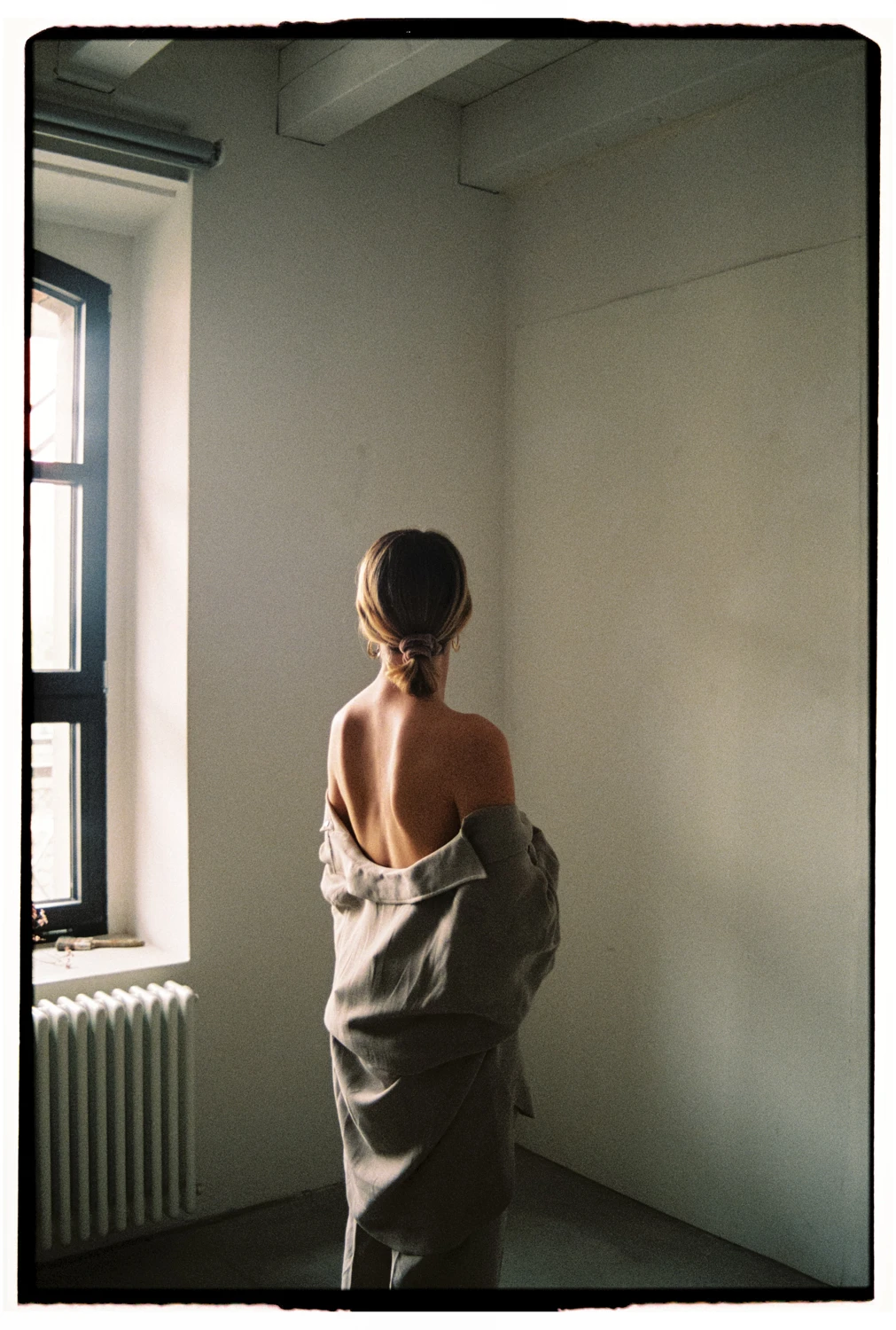 Paula in the atelier shot on Kodak Portra 800 with a Konica FC-1, developed at Carmencita, by Fya