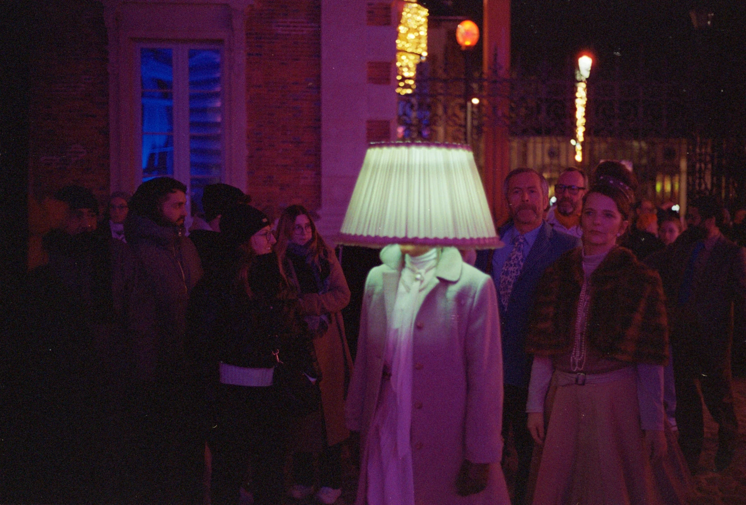 L’abat-jour shot on Lomography CN 800 with a Leica M6, developed at Photo Devert, by Art.gentique