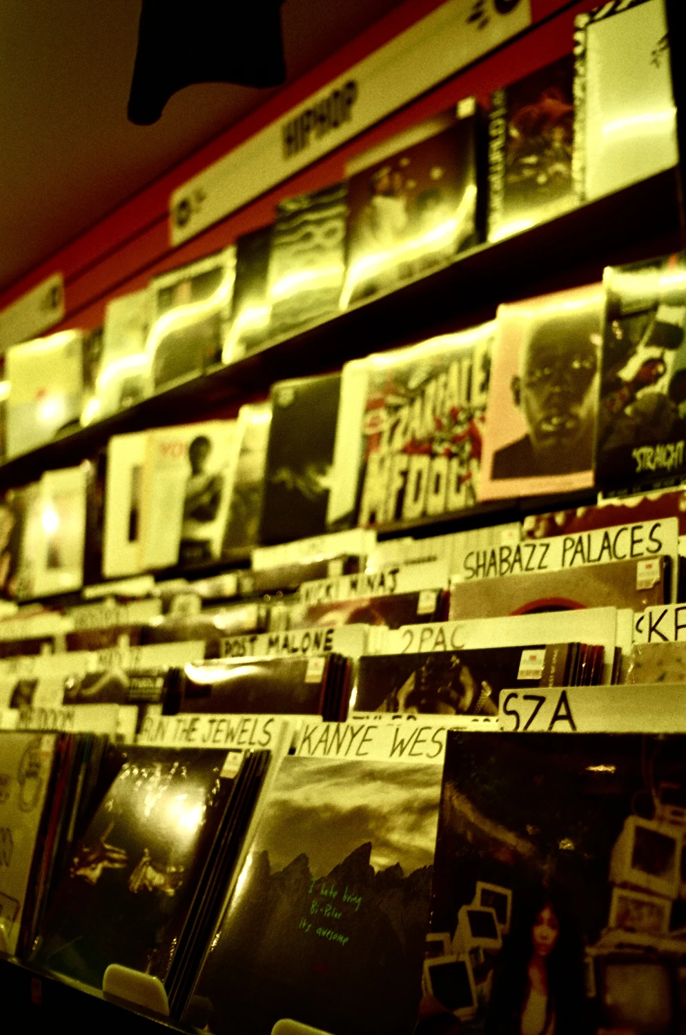 Vinyl's shot on Kodak UltraMax 400 with a Pentax KM, developed at Reportage Image, by Thibauttt