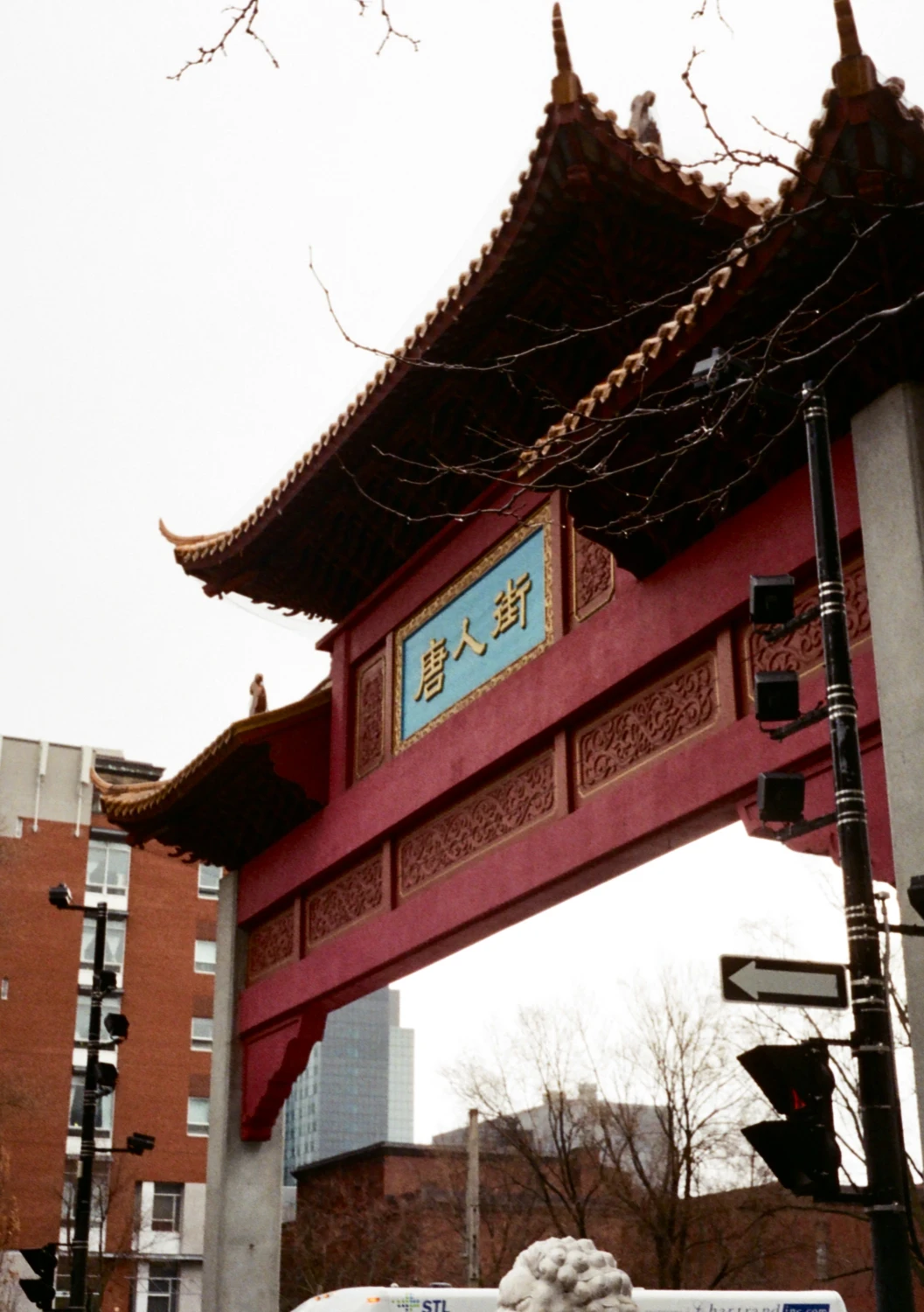 Chinatown shot on Fujifilm Superia X-TRA 400 with a Olympus Pen EE, by jess