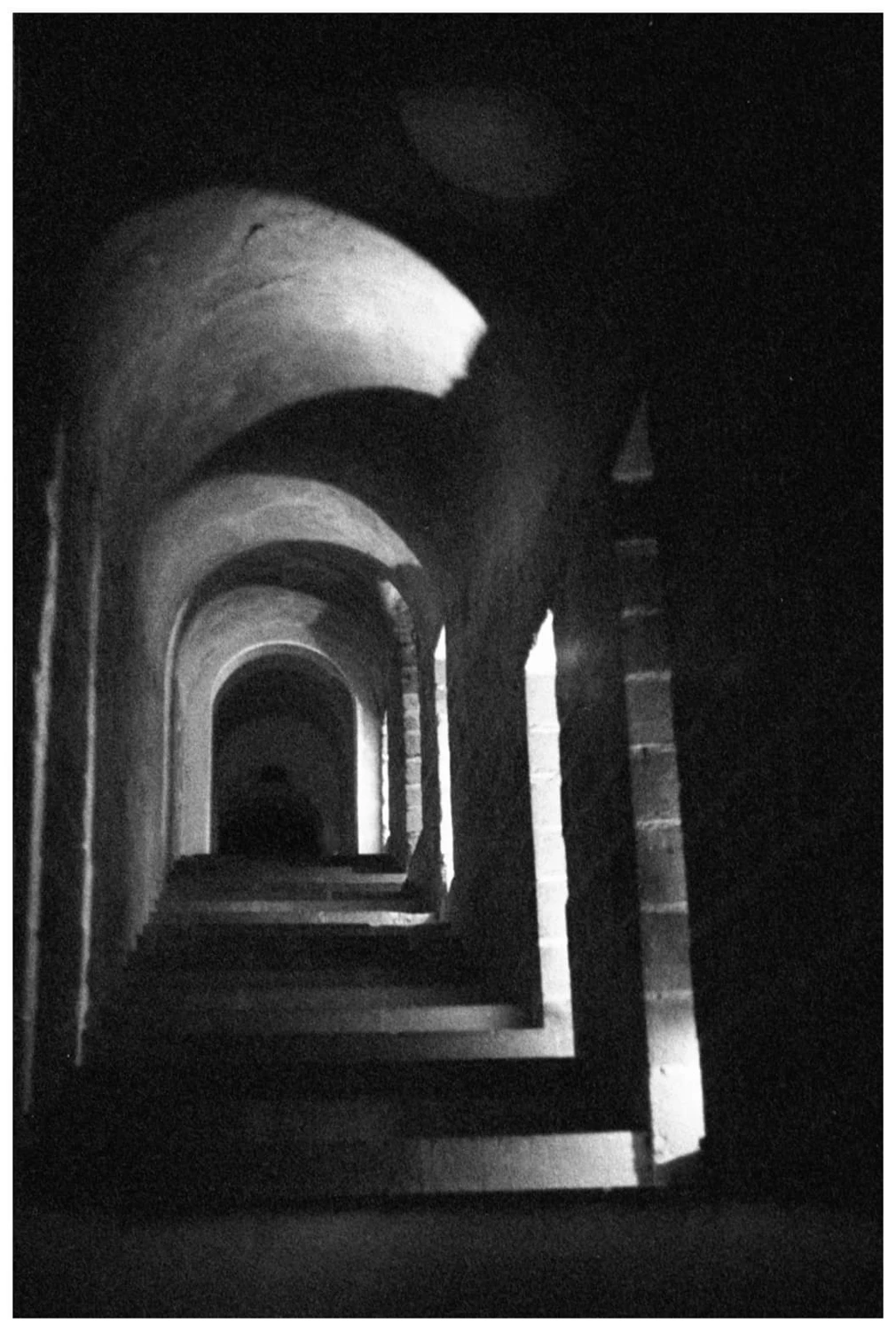 Stairway to heaven shot on Ilford Delta 3200 with a Zenit 122, by Manujol