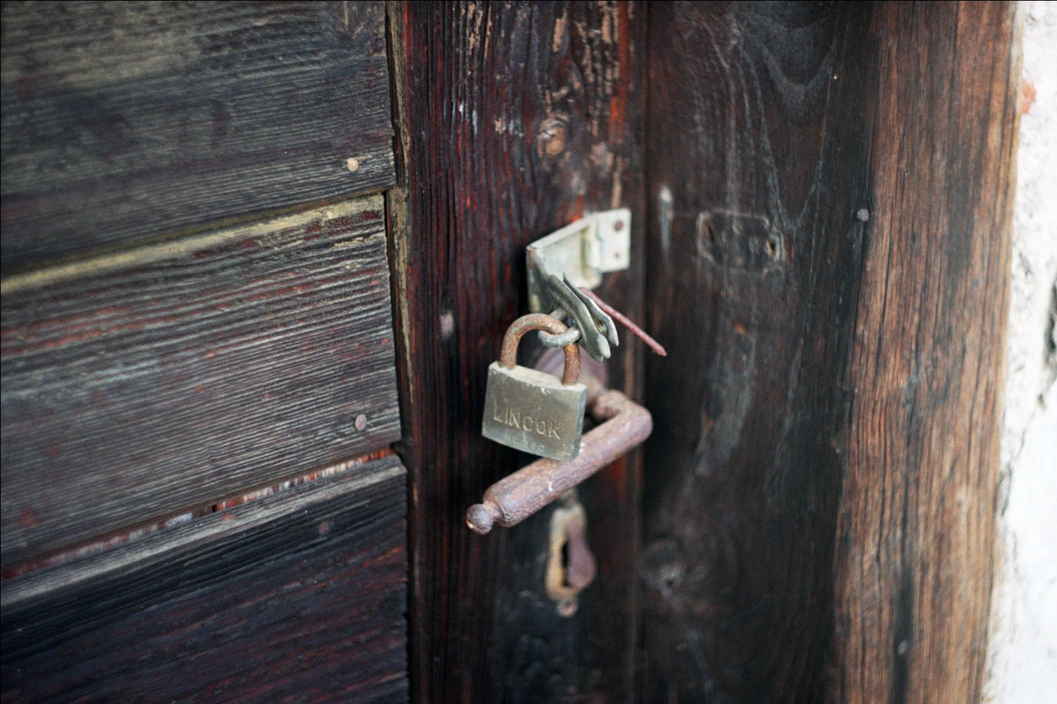 Unlocked lock shot on Kodak Gold 200 with a Zenit 12, by Nika