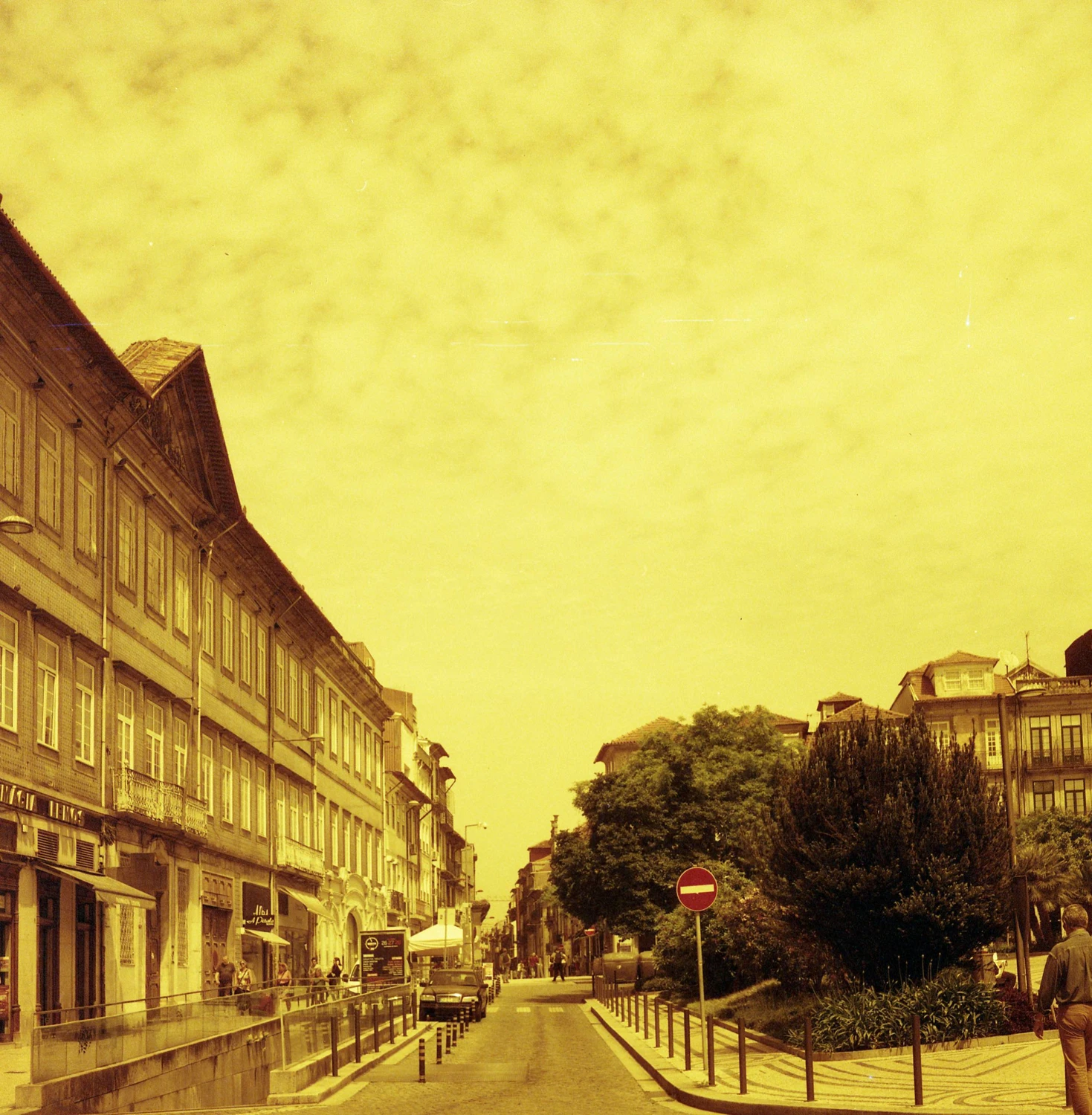 Film photo shot on Cinestill REDRUM 120 red scale, by Agante