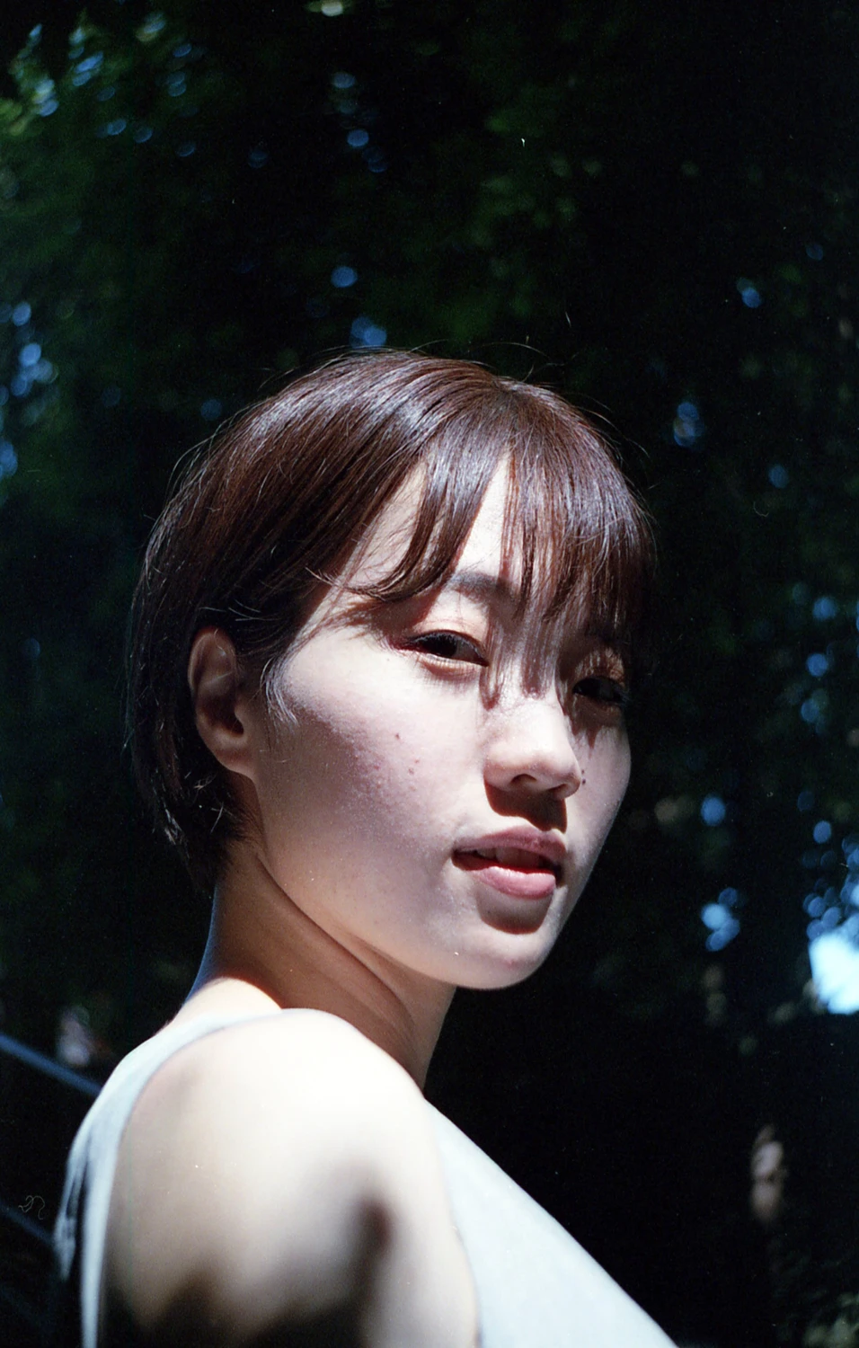 Natsumi shot on Fujifilm Superia Premium 400 with a Minolta Alpha 303si Super, by Salma