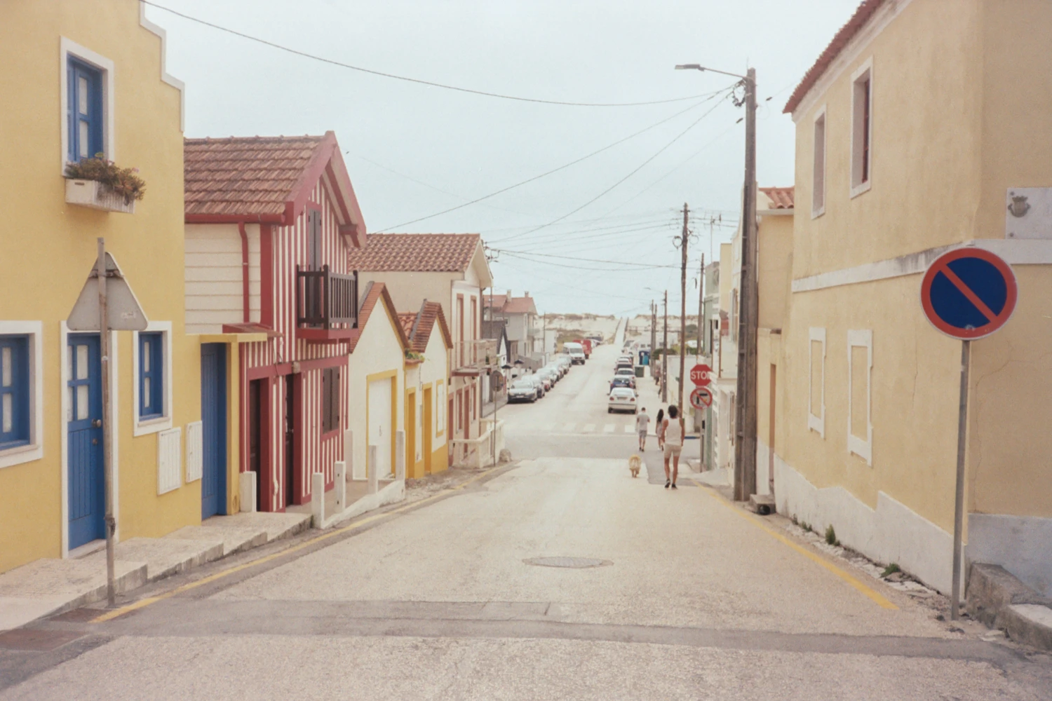 Costa Nova shot on Kodak Gold 200 with a Canon Prima BF8, by t1ago_35mm