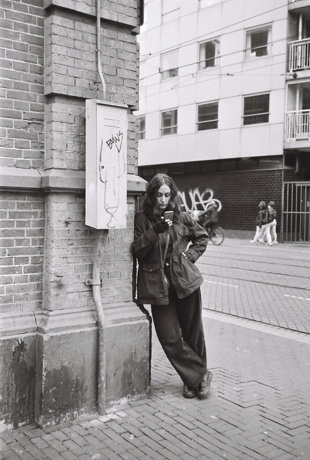 masculine elegance shot on Ilford FP4 Plus 125 with a Olympus Superzoom 70, by menacecheval
